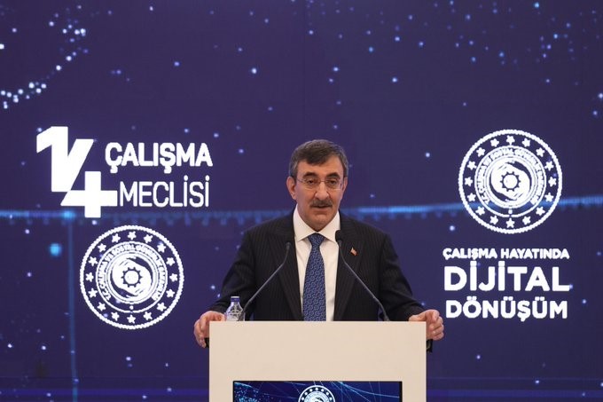 Bakan Işıkhan: "Dijitalleşmeyi daha nitelikli işlerin oluşturulması için büyük bir fırsat olarak görmeliyiz"
