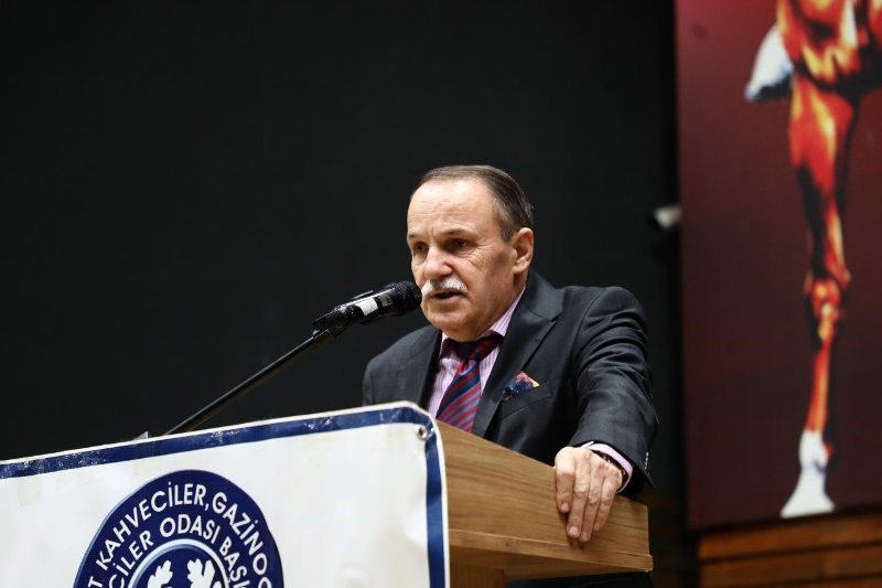 Edremit Kahveciler Odası’nda Mustafa Aydoğan güven tazeledi
