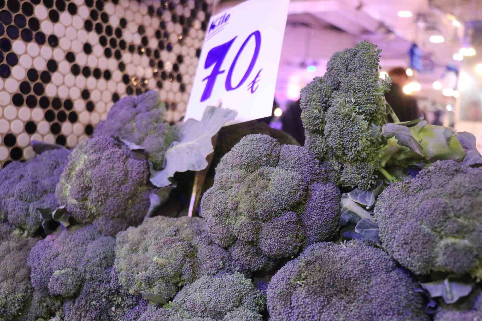 Pazarın gözdesi kış sebzeleri oldu
