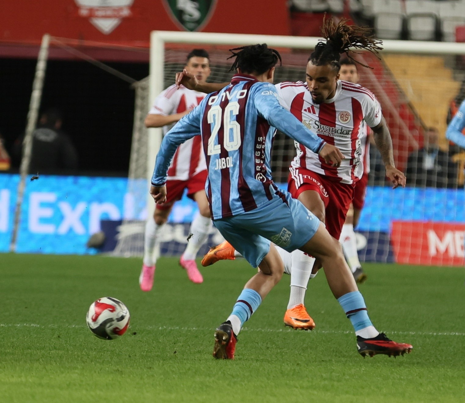 Trendyol Süper Lig: Antalyaspor: 1 - Trabzonspor: 0 (İlk yarı)
