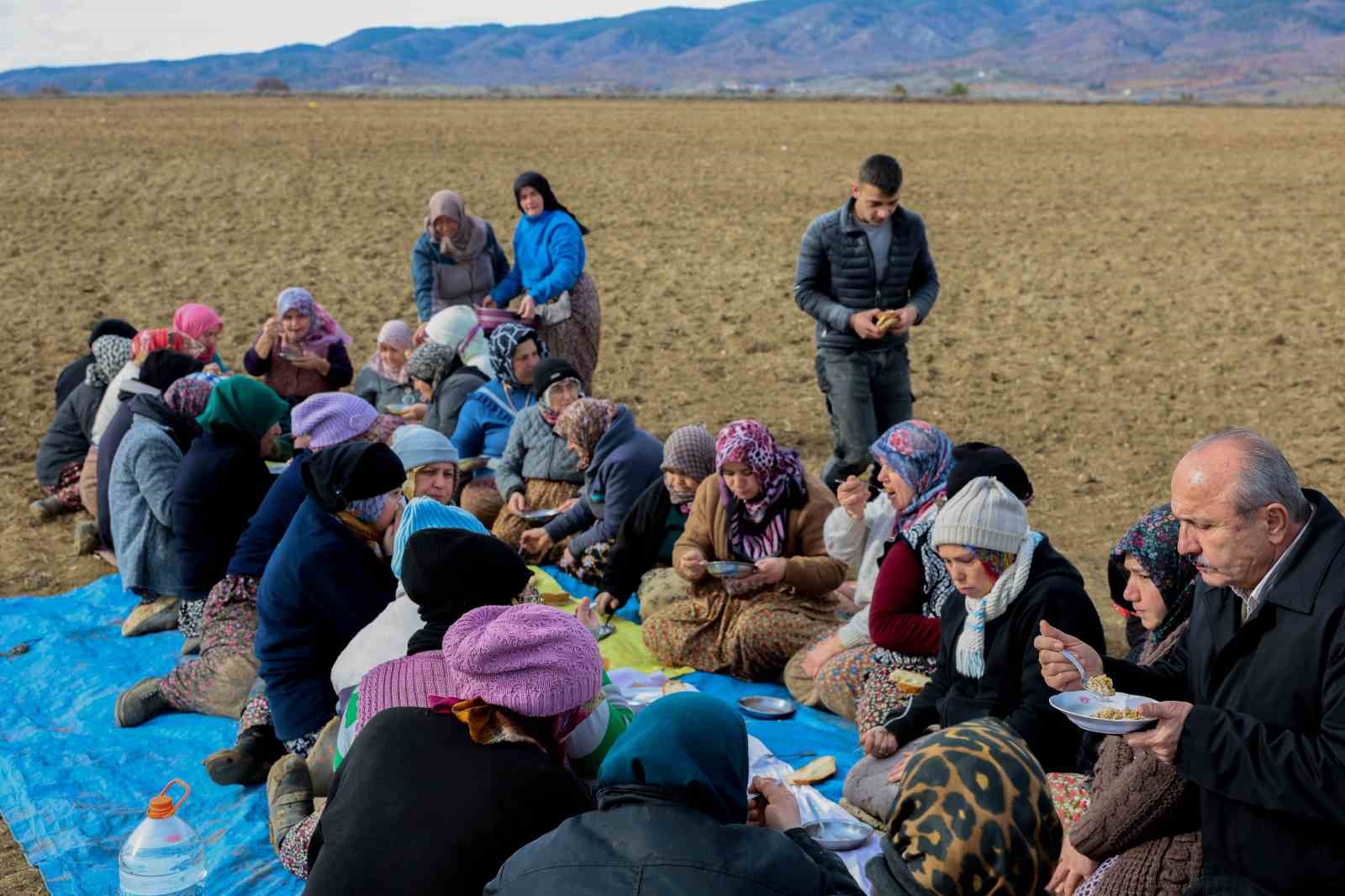 Başkan Arslan sarımsak işçileriyle bir araya geldi

