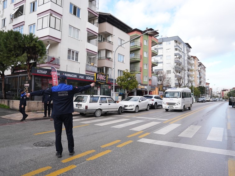 Denizli zabıtasından şehir içi minibüslere denetim
