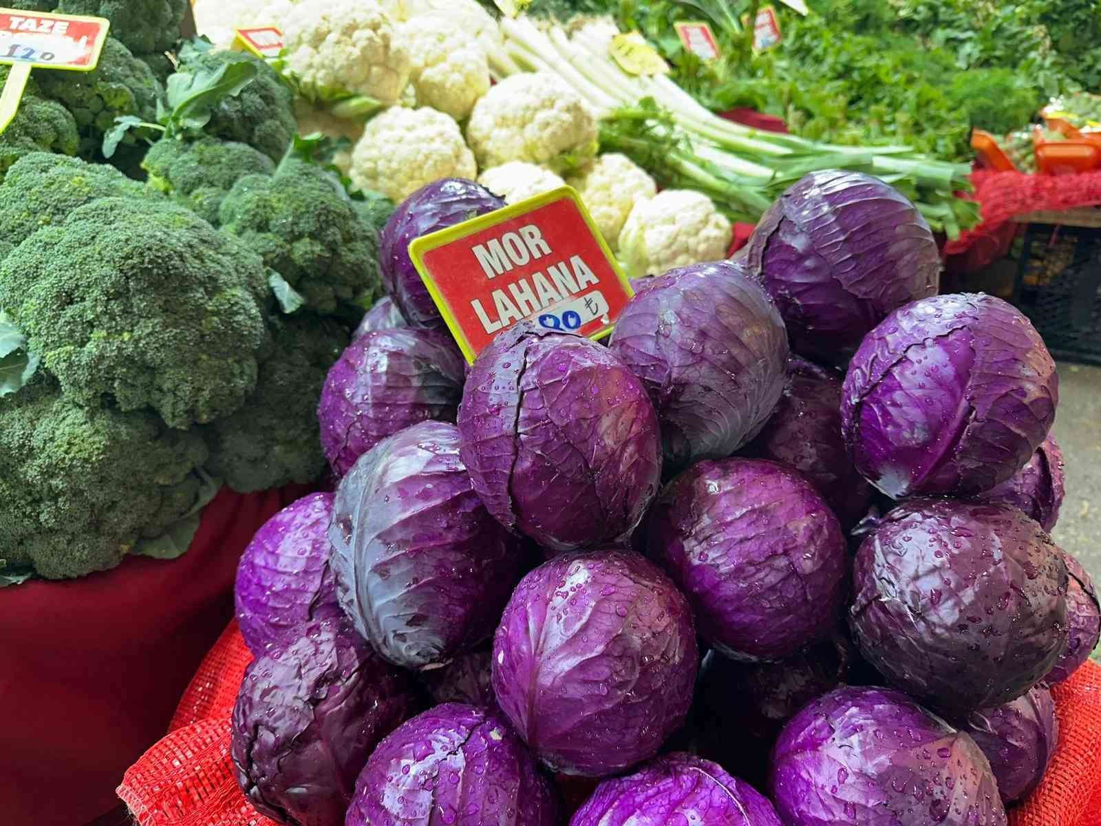 Pazarda tanesi 80 lira; çiftçiden 5 liradan almak istediler
