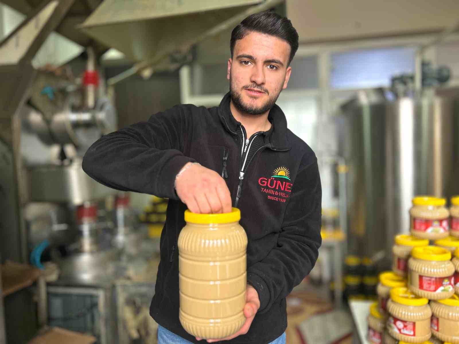 Van’da Ramazan öncesi tahin üretimi zirve yaptı
