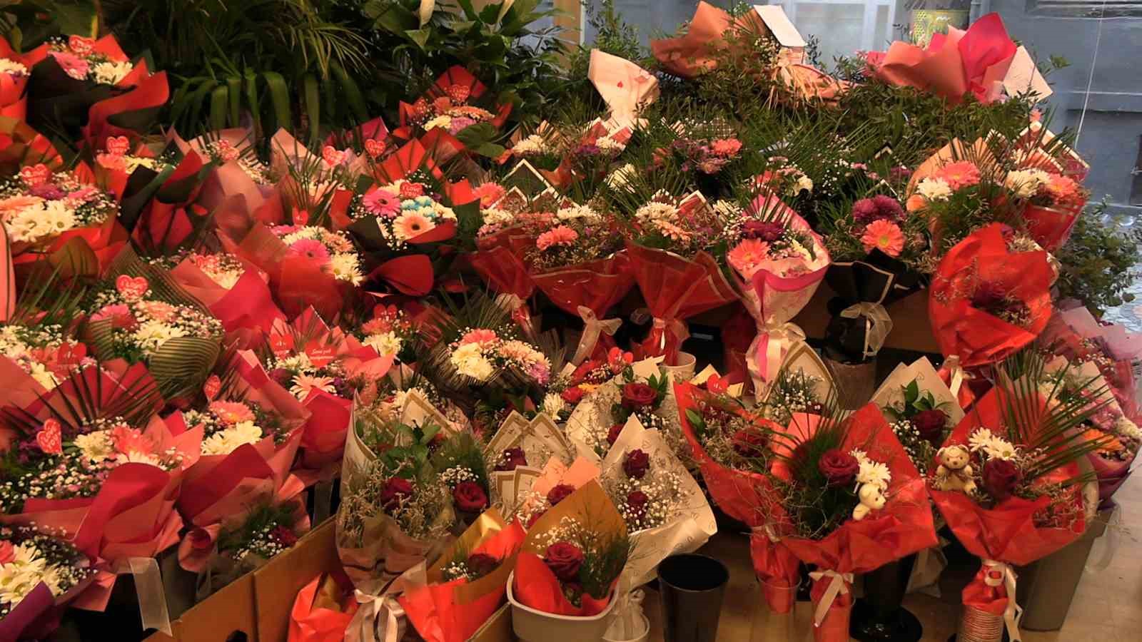 Edirne’deki çiçekçilerde sevgililer günü yoğunluğu
