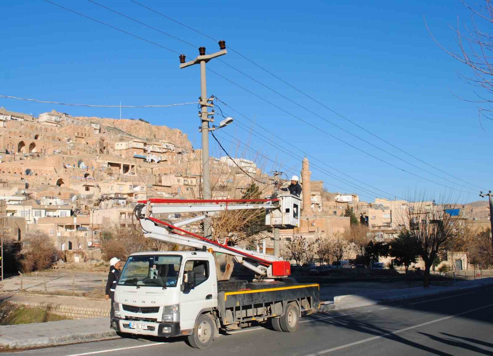 Dicle Elektrik Mardin’de aydınlatma altyapısını güçlendirdi
