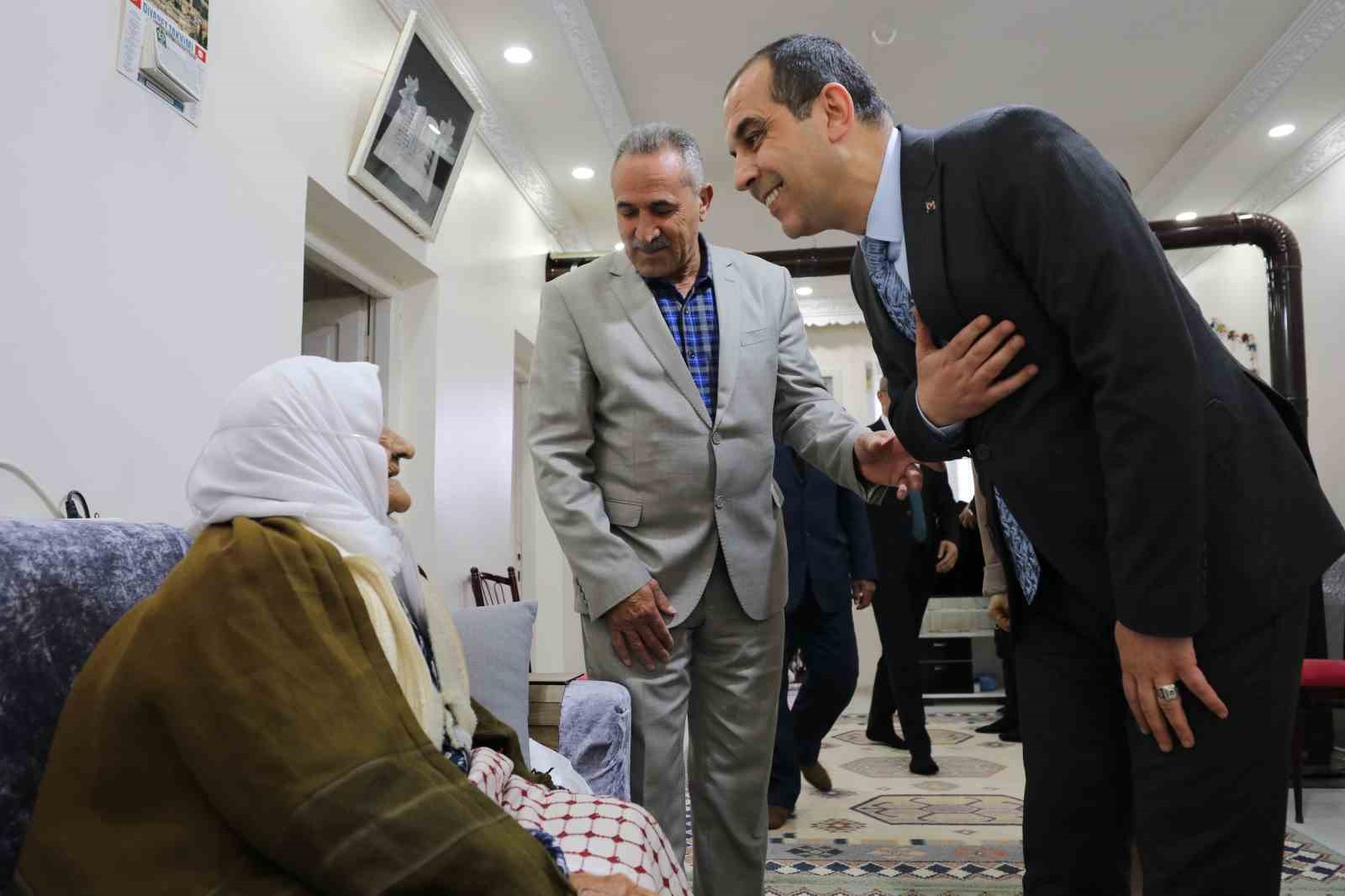 Vali Taşolar’dan yaşlılara "Sizi seviyorum" mesajı
