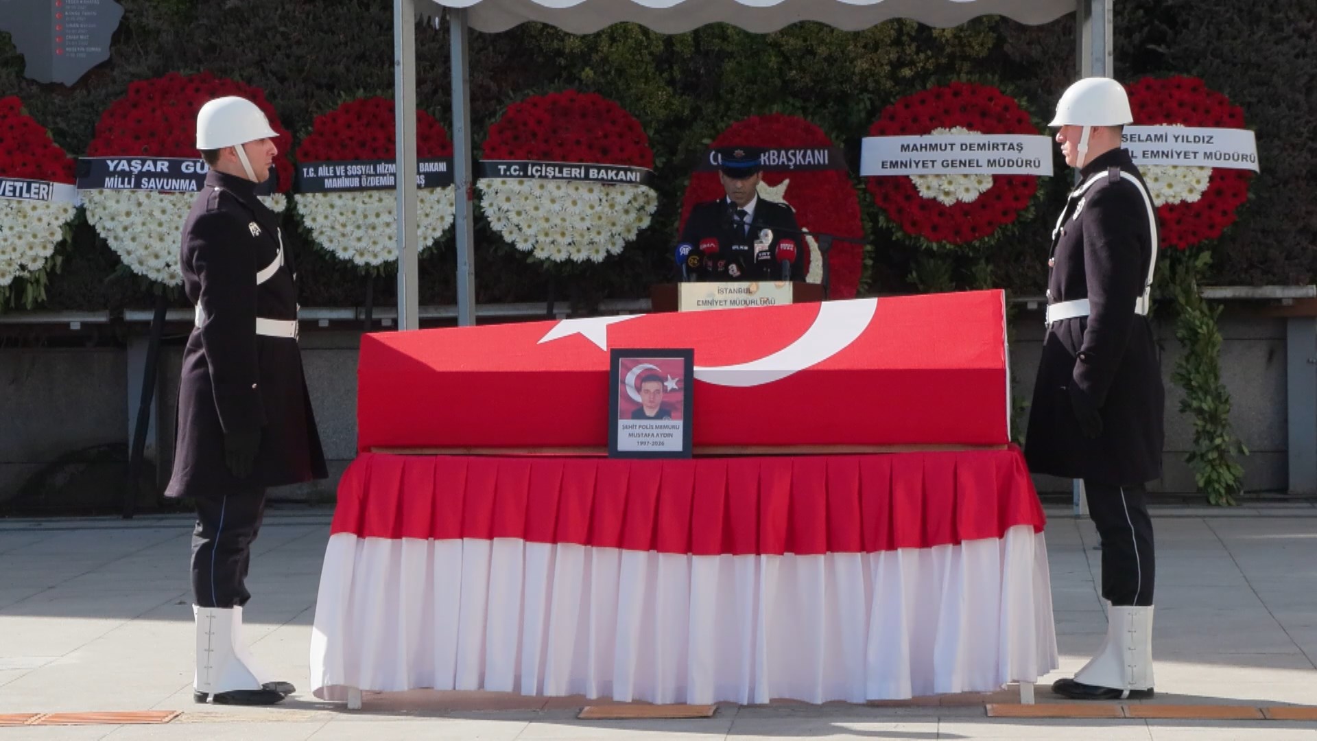 İstanbul - Şehit polis memuru Mustafa Aydın için İstanbul Emniyet Müdürlüğü'nde tören düzenlendi 