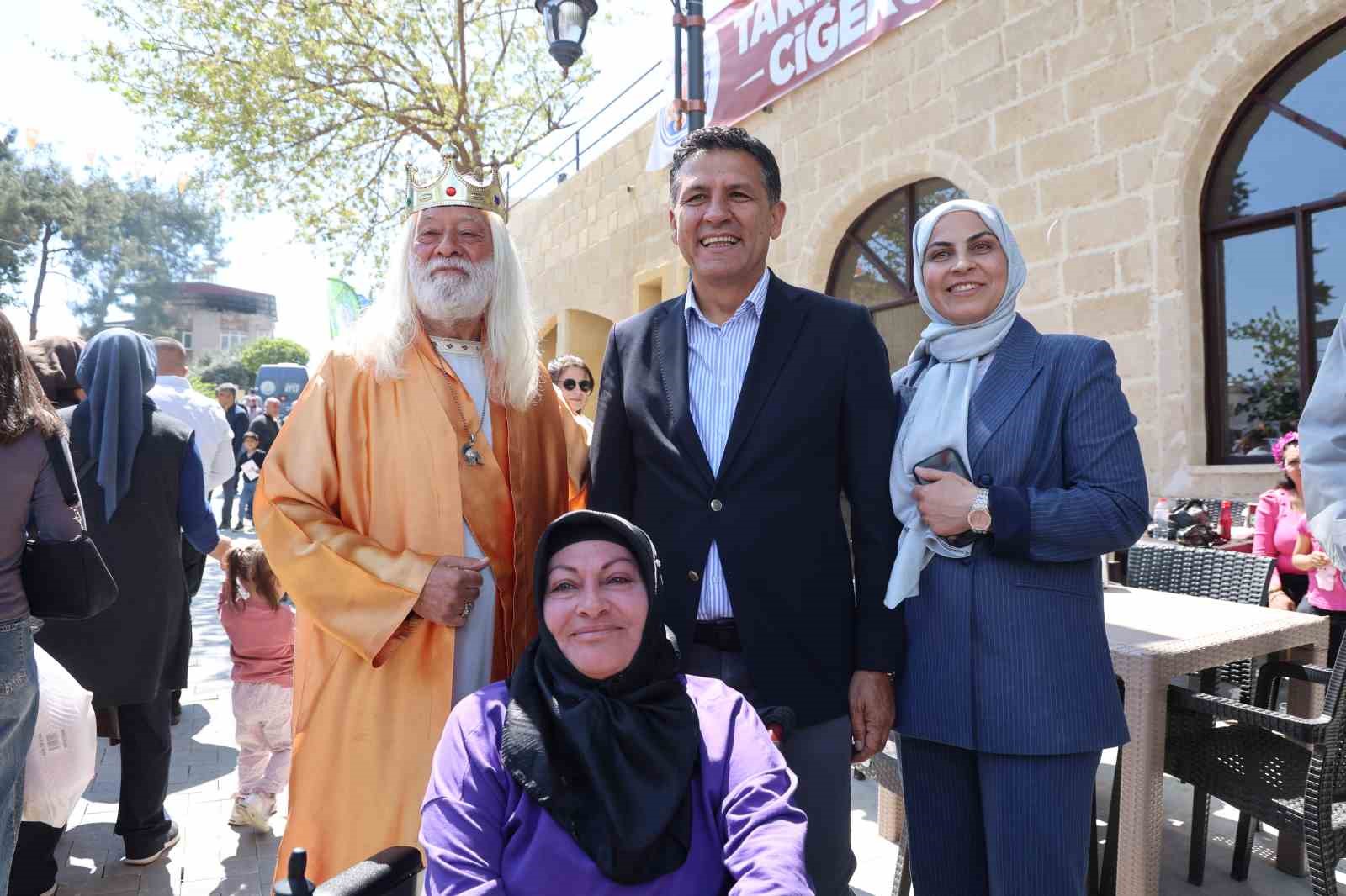 Festivalde Osmanlı geleneği yaşatıldı, ciğer tezgahları davul zurna ile şenlendi
