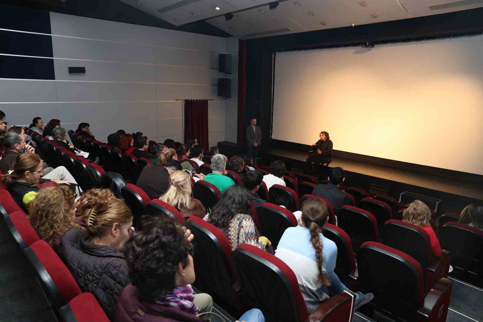 Altın Portakallı yönetmen Seyfettin Tokmak Nilüferlilerle buluştu
