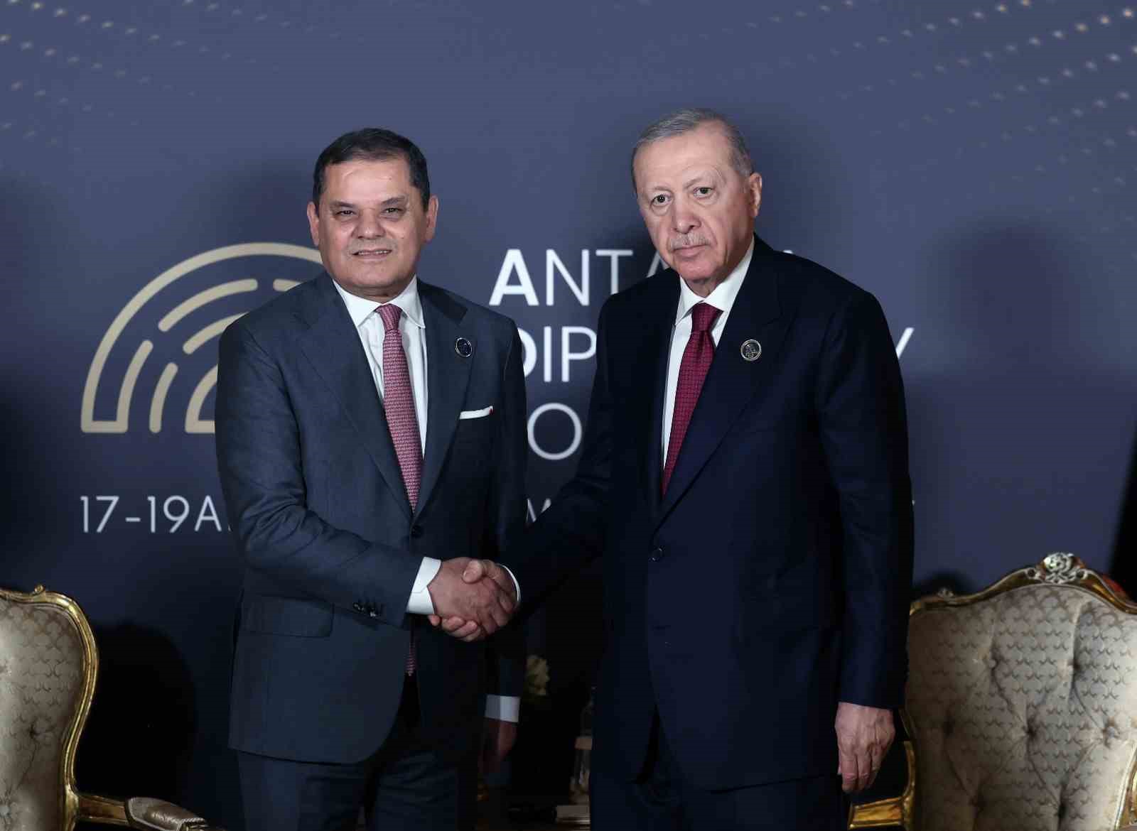 Cumhurbaşkanı Erdoğan, Libya Milli Birlik Hükümeti Başbakanı Abdülhamid Dibeybe ile bir araya geldi
