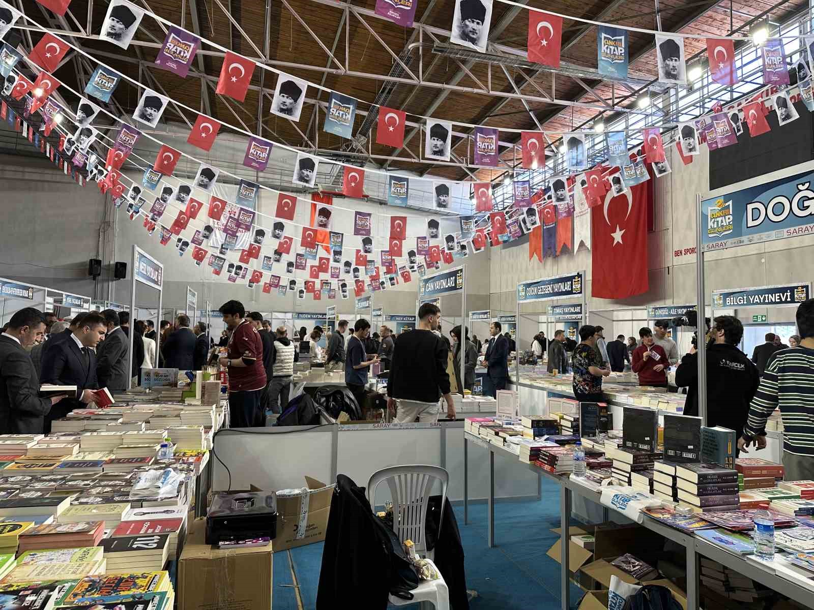 Çankırı 2. Kitap Günleri kitapseverlere kapılarını açtı
