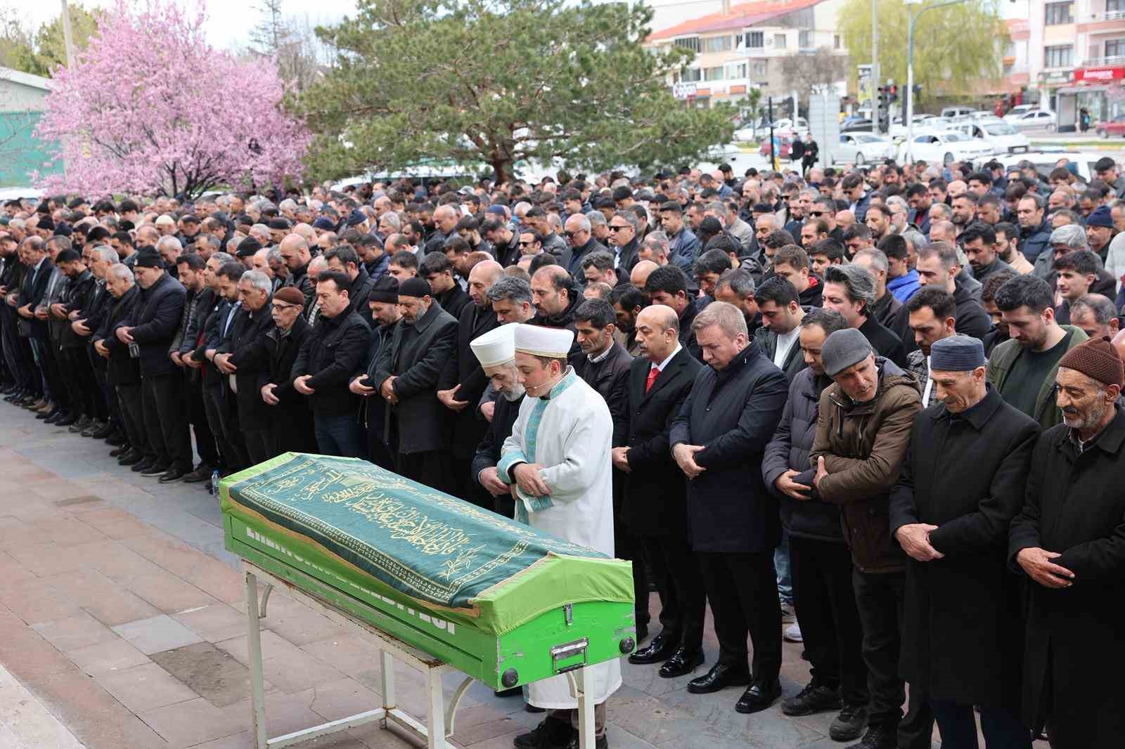 Erzincan’da okul müdürü son yolculuğuna uğurlandı
