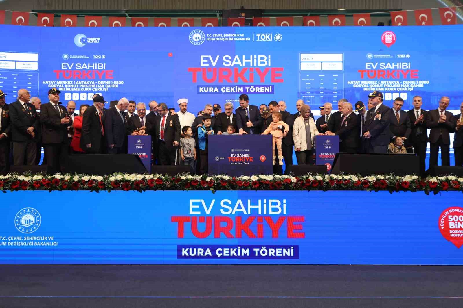 Bakan Kurum: "İstanbul’da 100 bin yuvamızın kuralarını çektik, sahiplerini belirledik"
