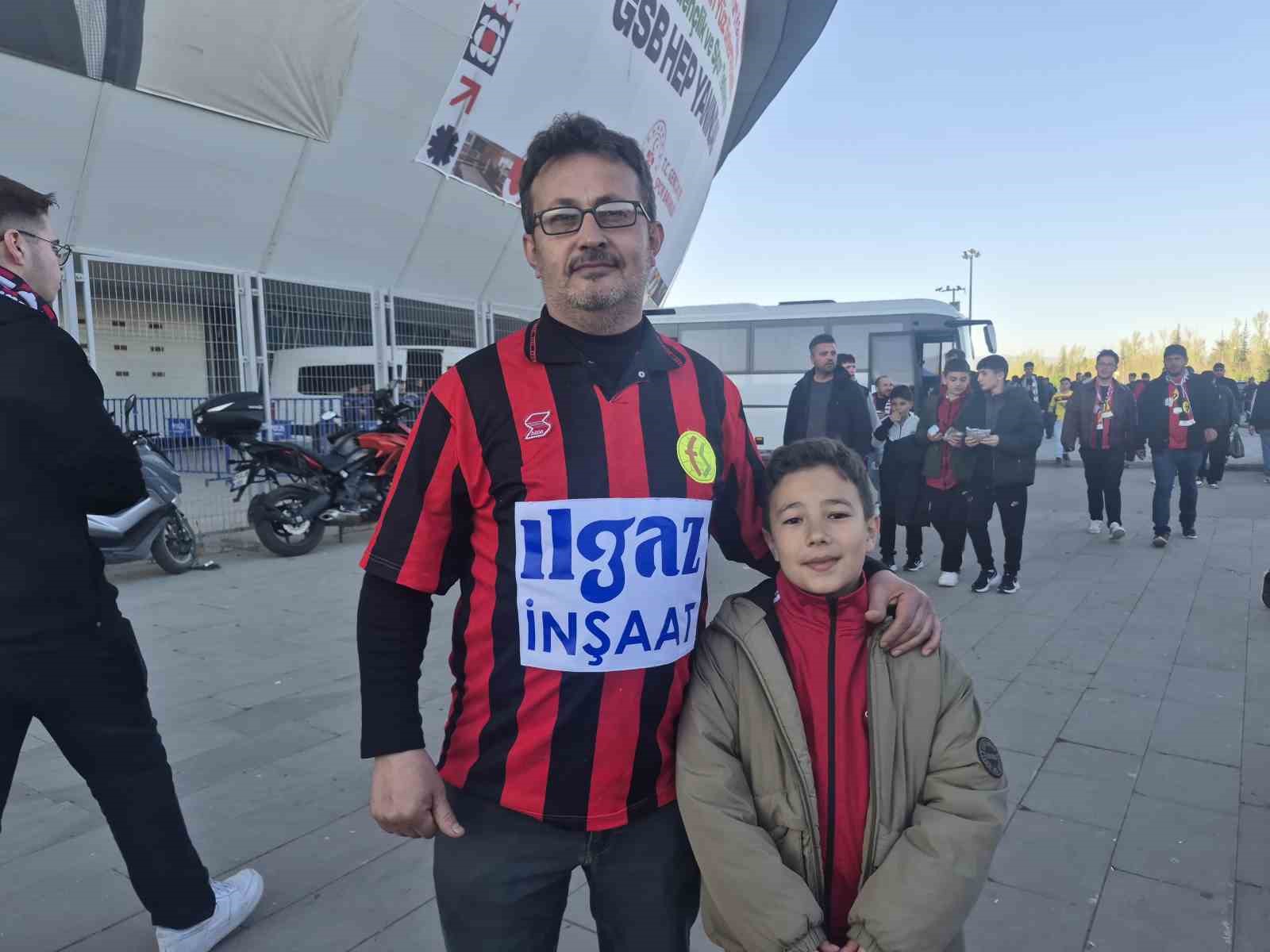 Eskişehirspor taraftarı Balıkesirspor maçı için heyecanlı
