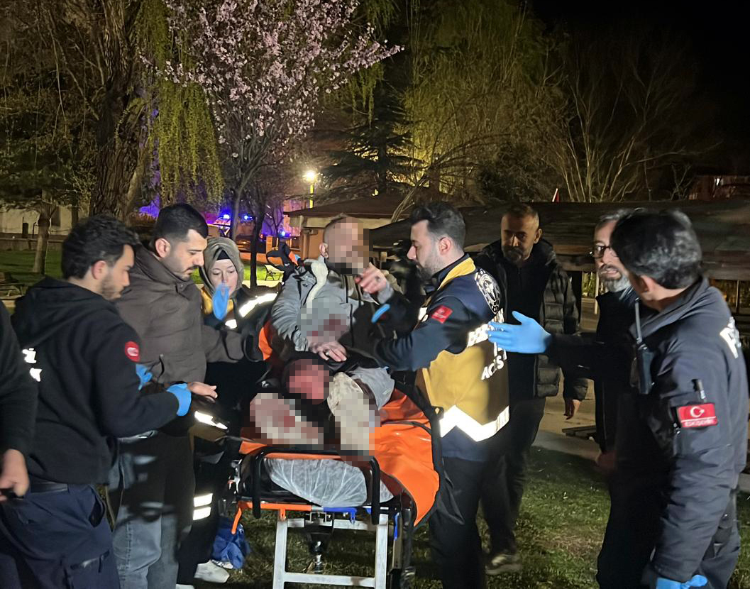 Nevşehir’de parkta bıçaklı kavga: 3 yaralı