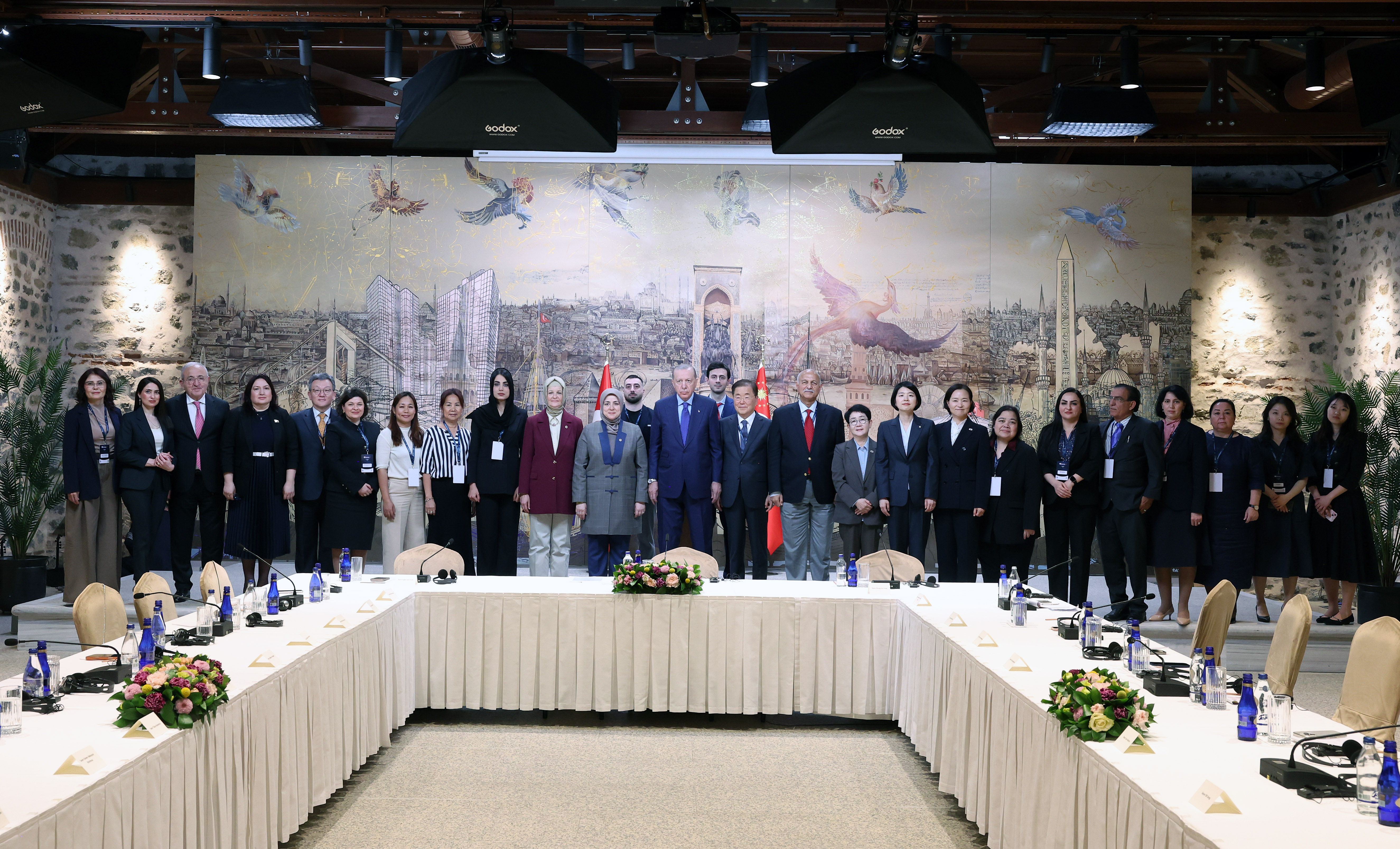 Cumhurbaşkanı Erdoğan: Ateşkesin ilan edildiği gün İsrail 254 Lübnanlıyı barbarca katletti / Geniş haber