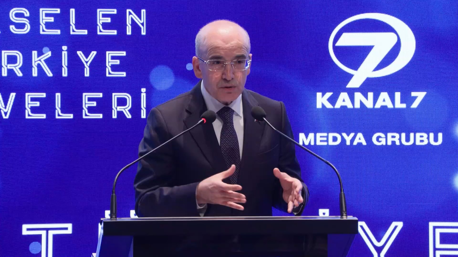 Bakan Şimşek: Petrol fiyatları 80 dolar olursa enflasyon 2,8 - 3,5 puan yüksek olabilir / Geniş haber