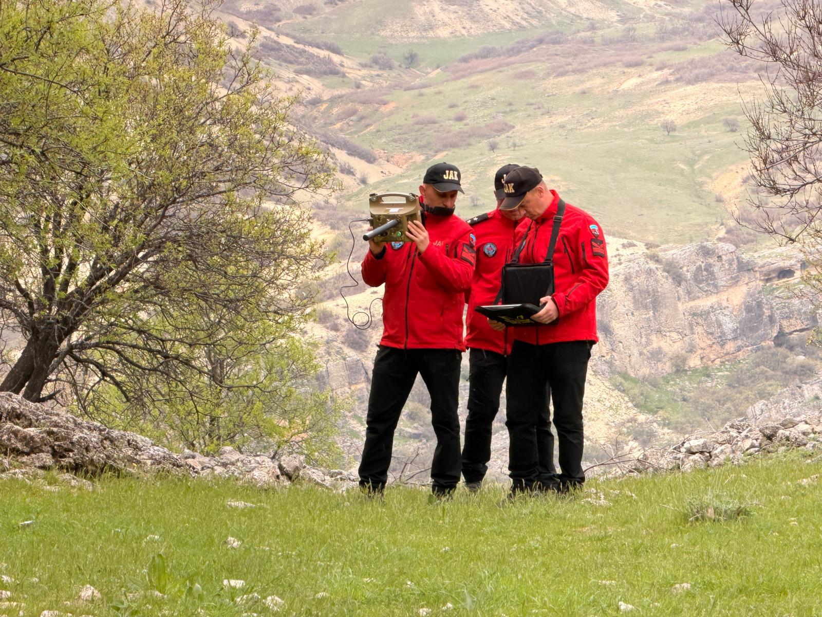 Gülistan Doku'nun cansız bedenine ulaşmak için JAK ve JASAT ekiplerinden geniş çaplı arama