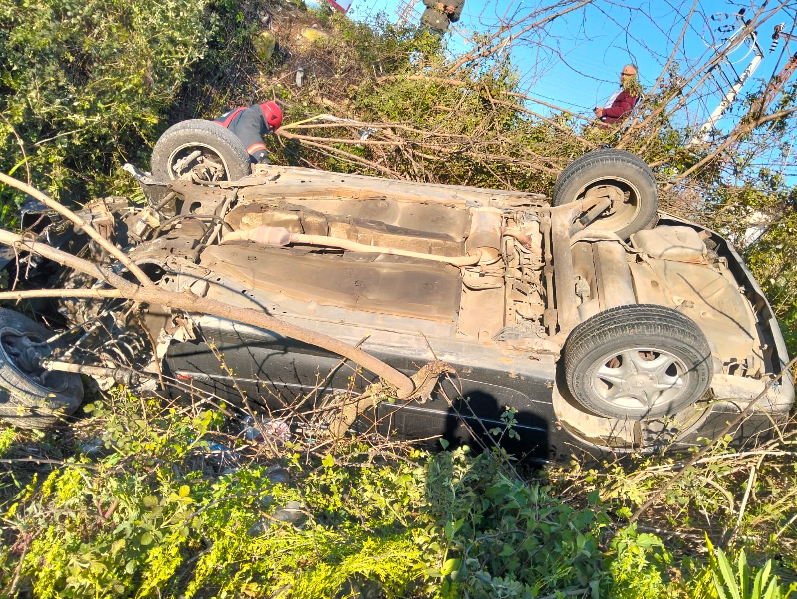 Ordu'da otomobil, şarampole devrildi; sürücü yaralı