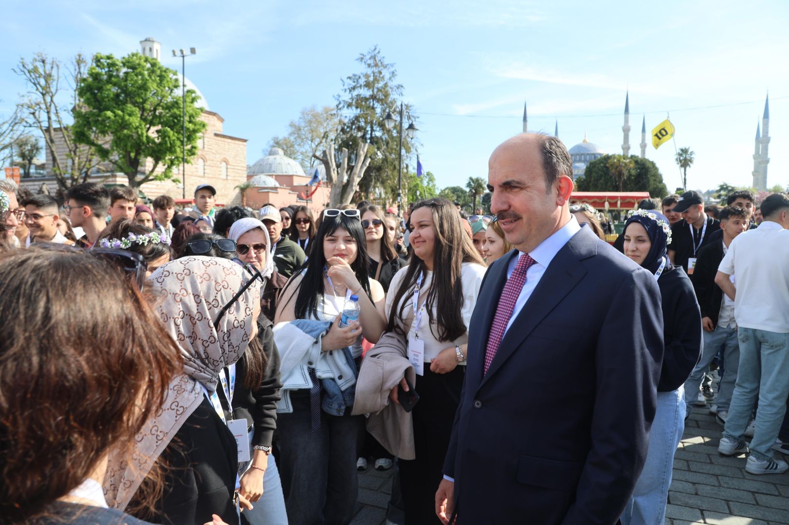 BAŞKAN ALTAY “GENÇ SEYYAH” PROJESİ İLE İSTANBUL GEZİSİNE KATILAN ÖĞRENCİLERLE BULUŞTU.