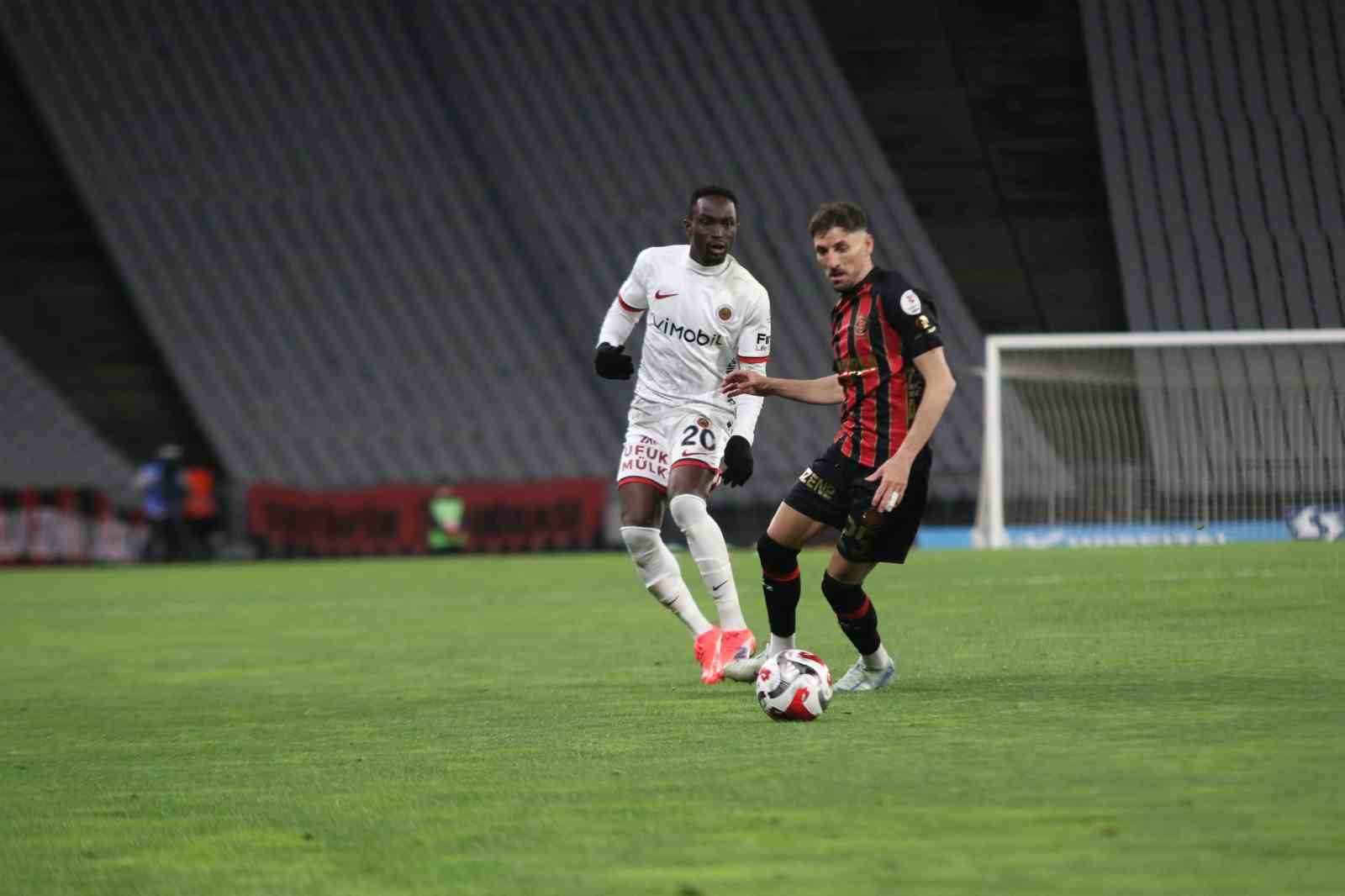 Trendyol Süper Lig: Fatih Karagümrük: 1 - Gençlerbirliği: 0 (Maç sonucu)
