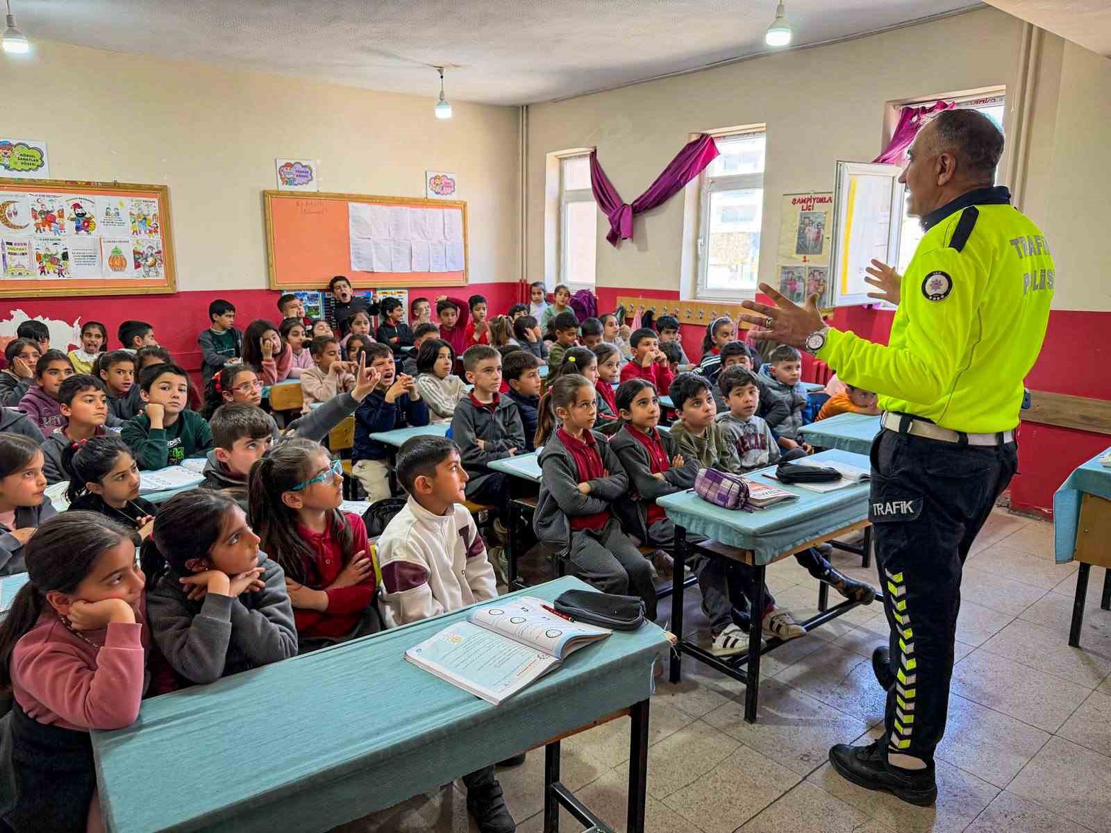 Muradiye’de Trafik Haftası etkinliği
