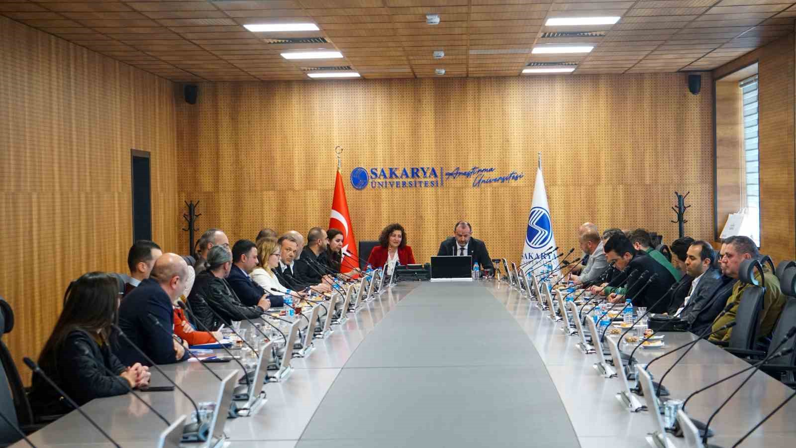 Akademi ve iş dünyası eğitimin geleceği için bir araya geldi

