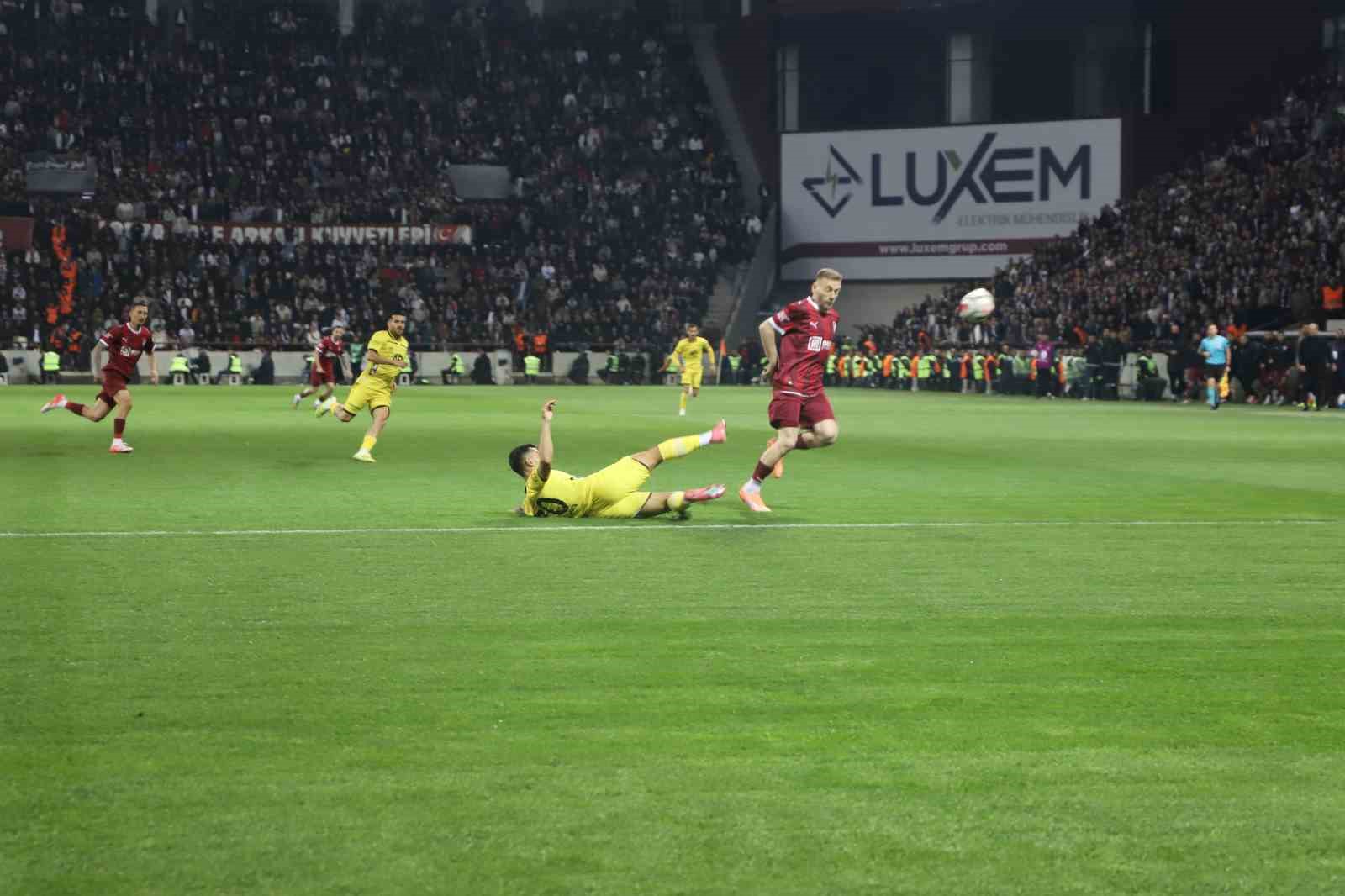 Nesine 2. Lig Play-Off: Elazığspor: 2 - Adana 01 FK: 1
