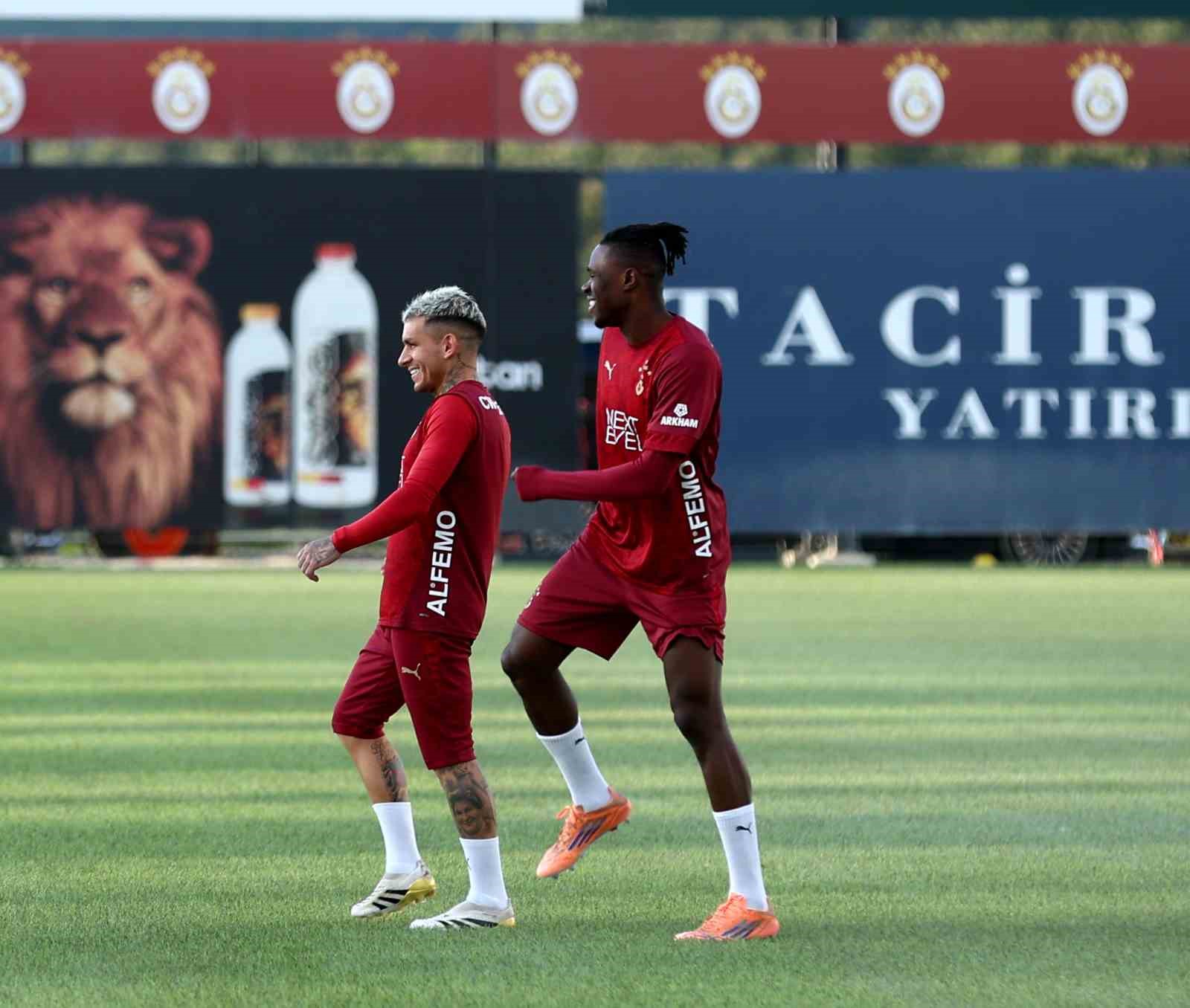 Şampiyon Galatasaray, Kasımpaşa maçı hazırlıklarına başladı
