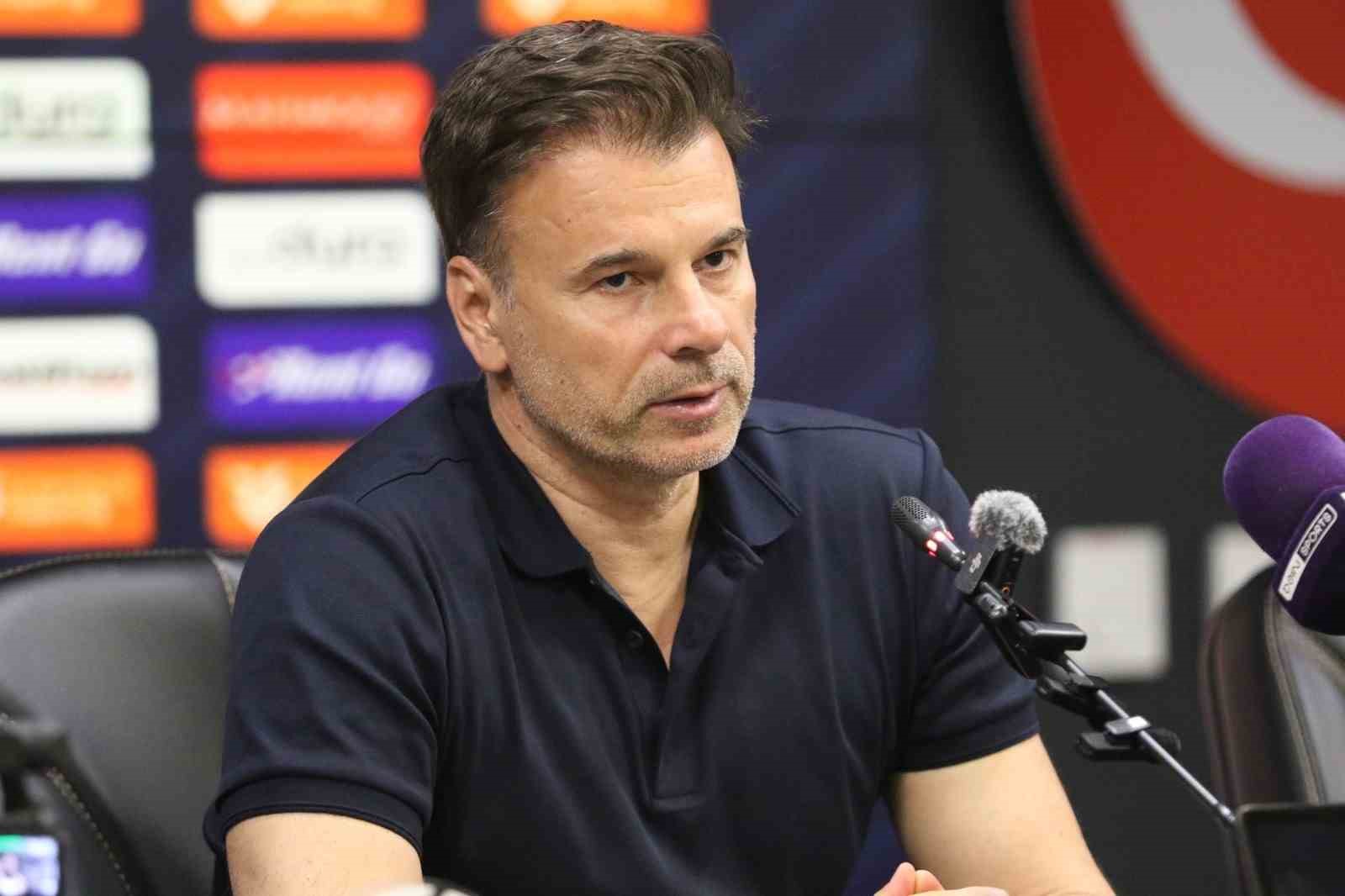 Fatih Karagümrük, Teknik Direktör Stanojevic ile sözleşme yeniledi
