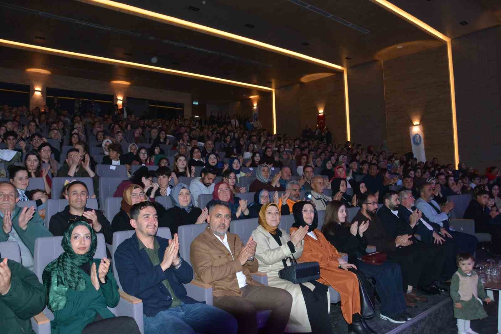 Çorum’da Gençlik Korosu’ndan 19 Mayıs konseri
