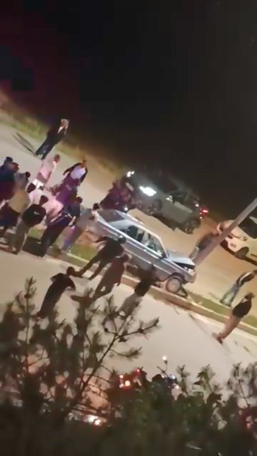Elazığ’da otomobil aydınlatma direğine çarptı: 1 yaralı
