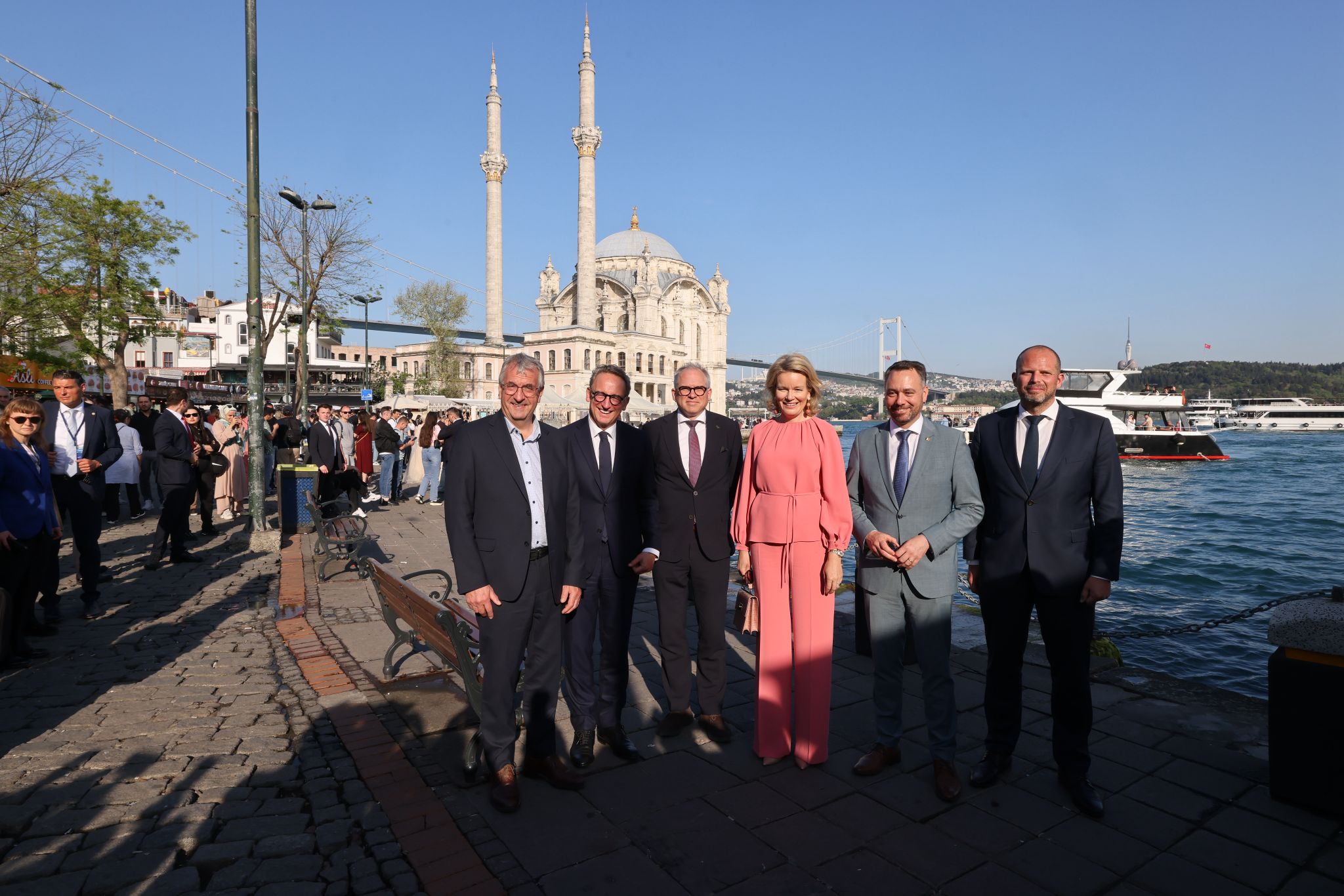 Belçika Kraliçesi Mathilde, Ortaköy’ü ziyaret etti / Ek fotoğraf