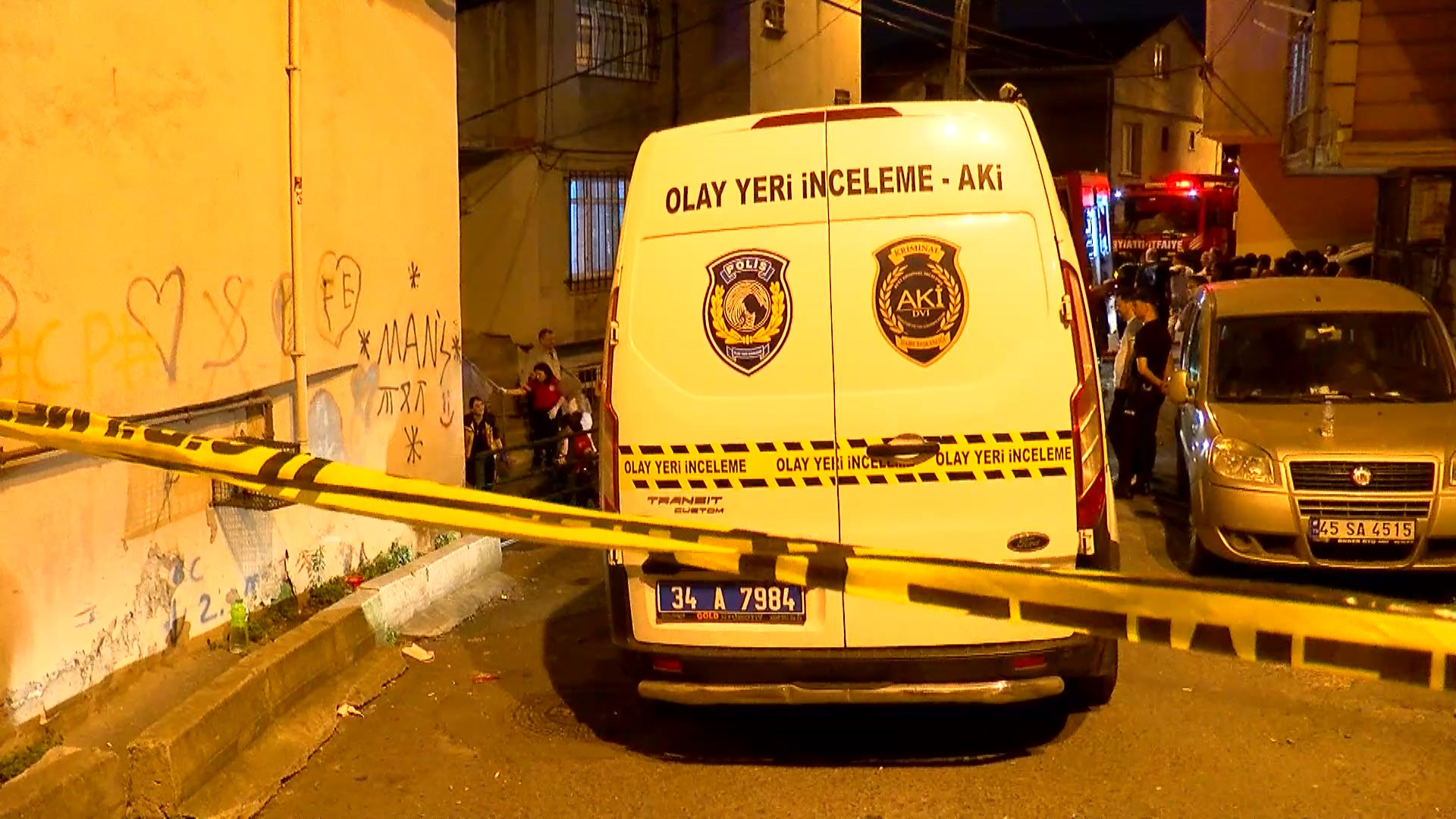 Eyüpsultan'da 3 katlı binada yangın: 2'si çocuk 4 yaralı