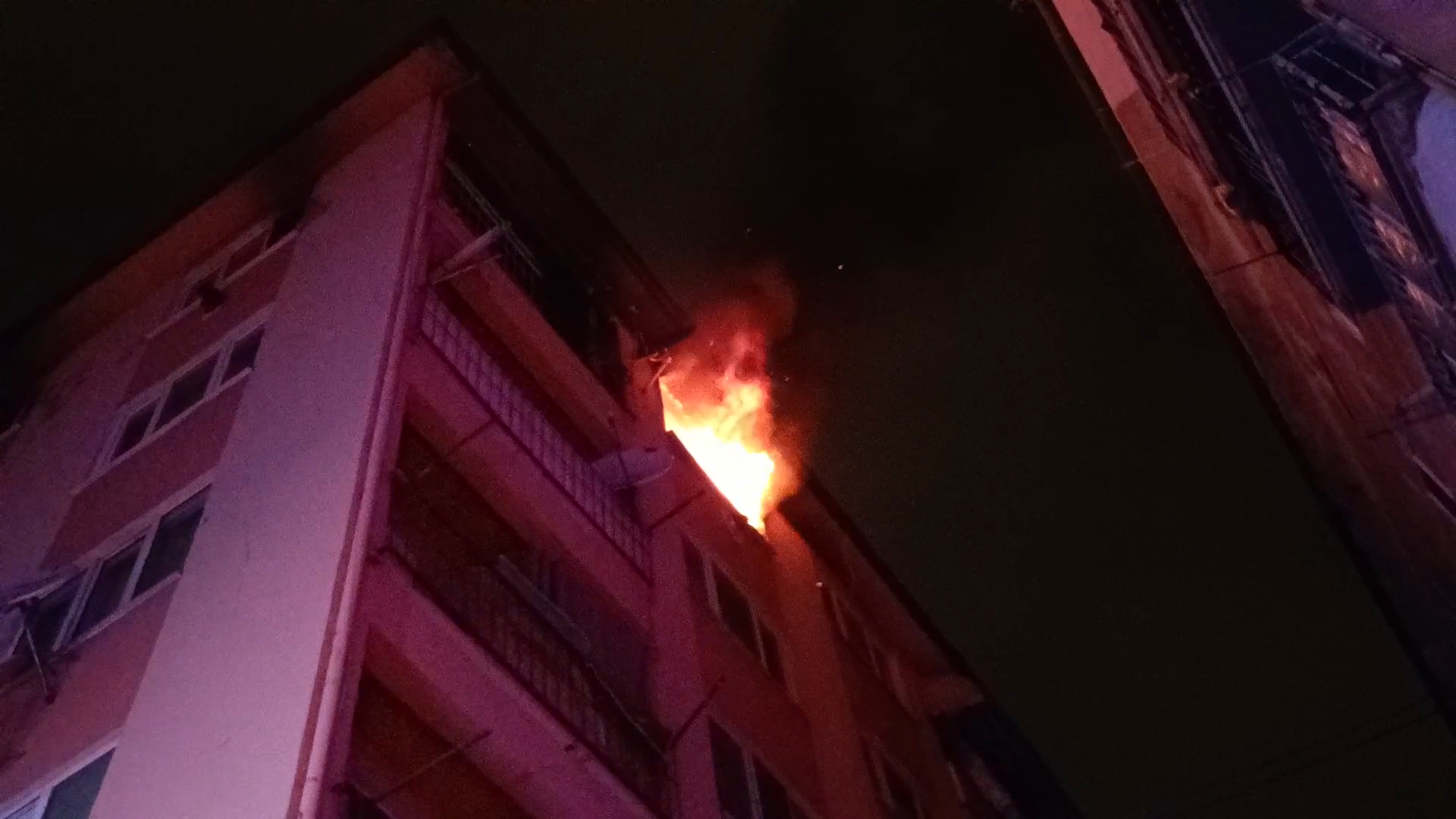 Bursa’da apartman dairesinde çıkan yangın söndürüldü