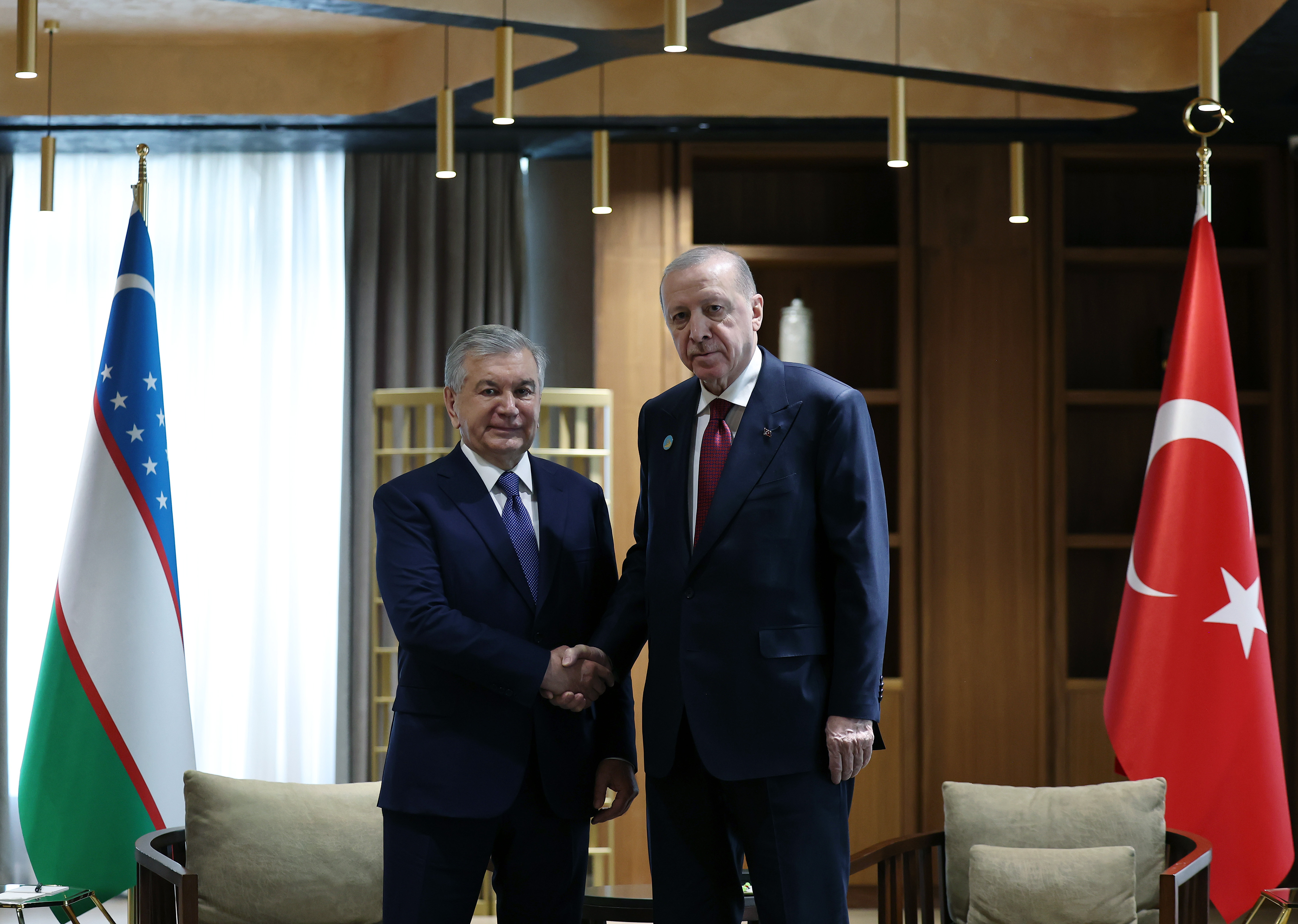 Cumhurbaşkanı Erdoğan, Özbekistan Cumhurbaşkanı Mirziyoyev ile görüştü