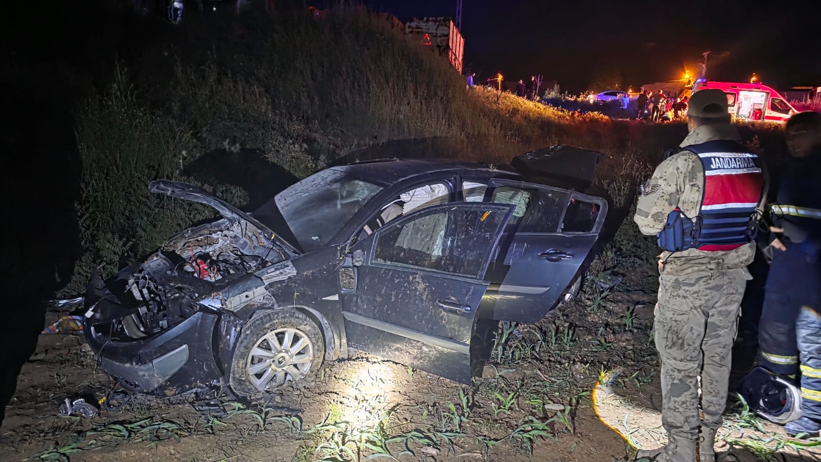 Batman’da otomobil şarampole devrildi: 4 yaralı