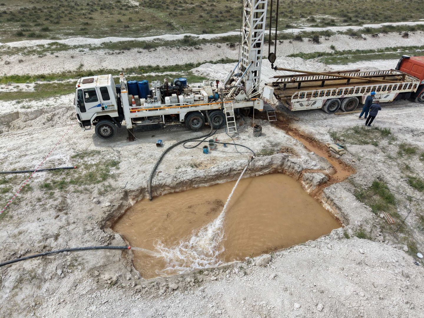 BAŞKAN ALTAY KONYALILARIN SU SIKINTISI YAŞAMAMASI İÇİN 135 NOKTADA SU TEMİN ÇALIŞMASI BAŞLATTIKLARINI AÇIKLADI.