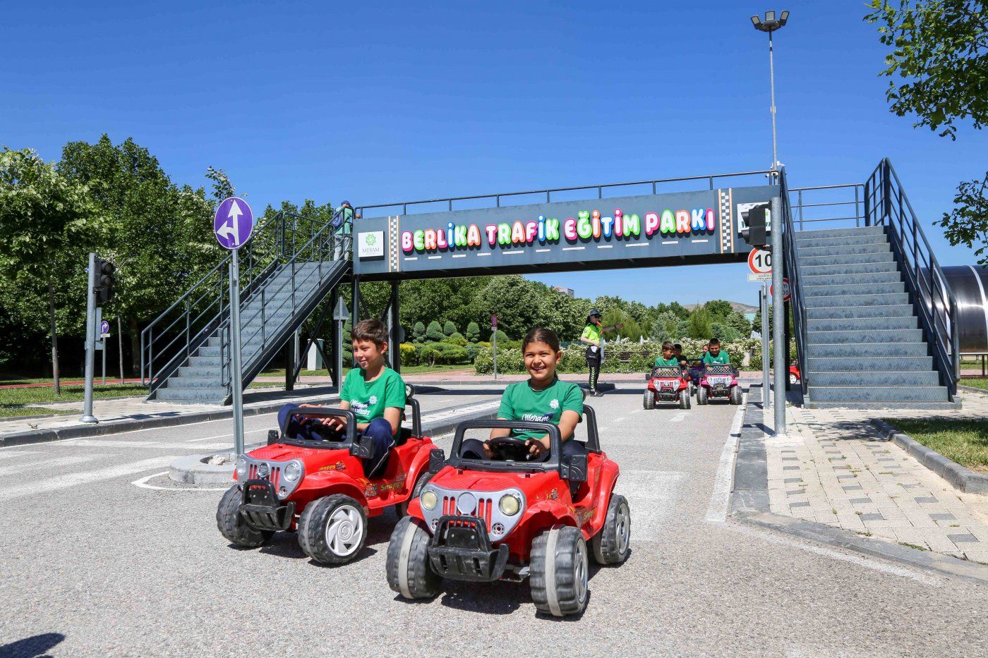MEGA TRAFİK EĞİTİMLERİNDE 2025-2026 EĞİTİM DÖNEMİ TAMAMLANDI.