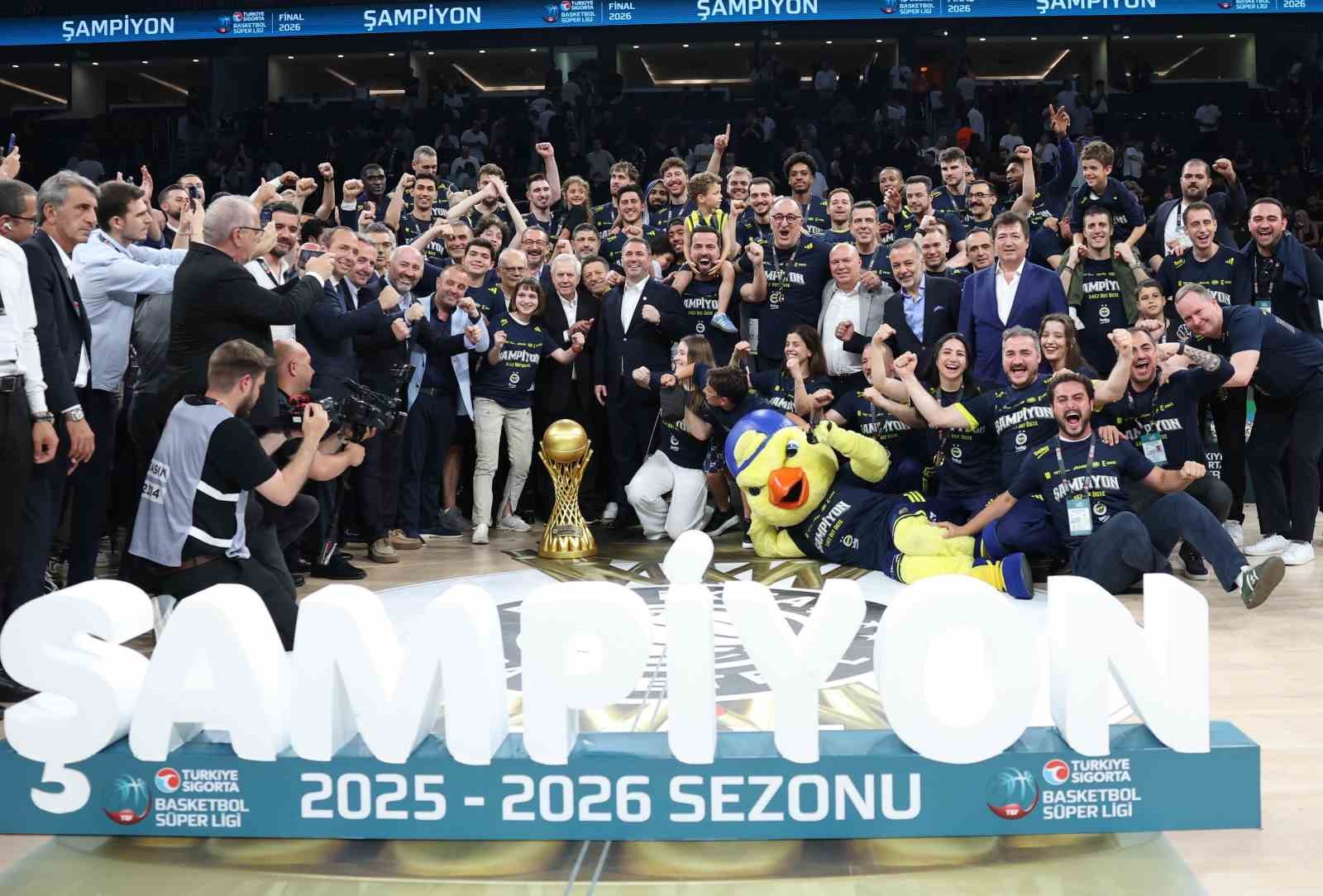 Fenerbahçe, erkek basketbolda 13. kez şampiyonluğuna ulaştı
