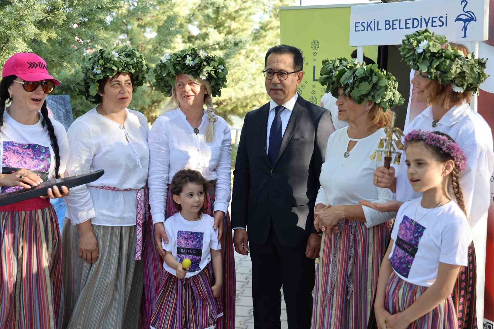 "Eskil Tuz Gölü Uluslararası Kültür Festivali" 25 ülkenin büyükelçilerinin katılımıyla başladı
