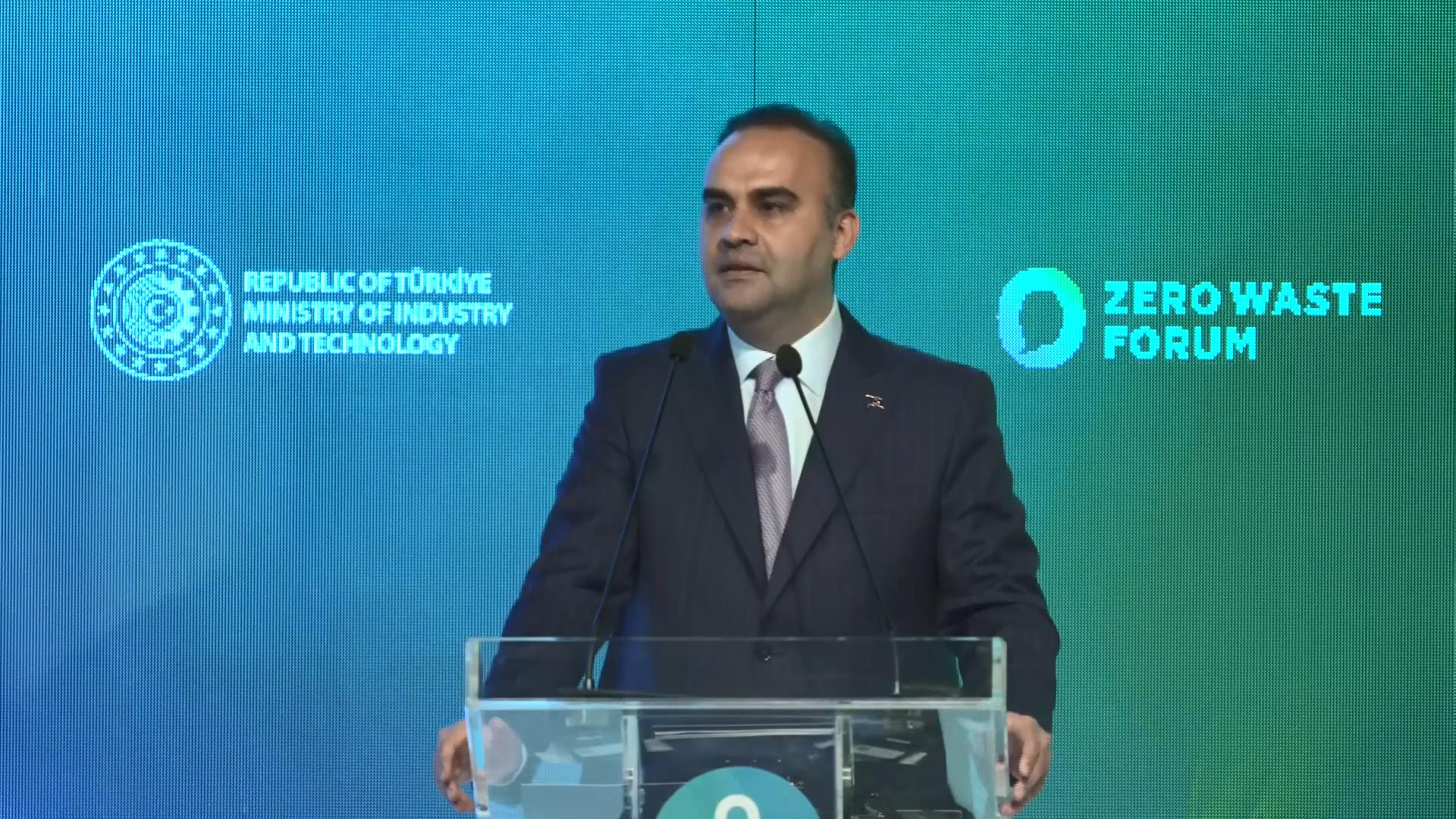 Bakan Kacır: 2030'a kadar 5 milyar avronun üzerinde sanayi karbonsuzlaştırma yatırımını desteklemeyi hedefliyoruz 