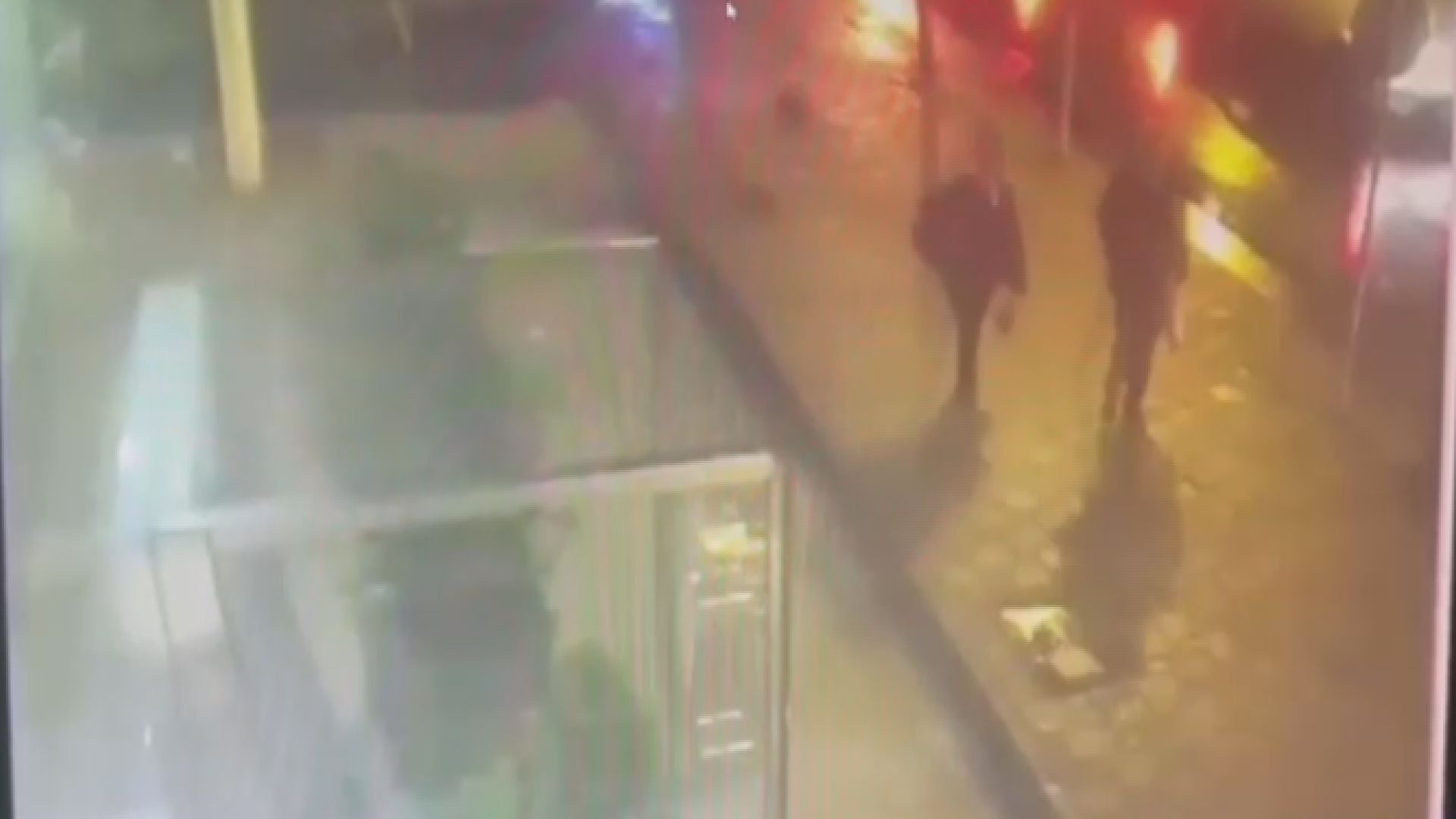 Aynur Kanbur cinayeti; kargocu olduğu söyleyip kapıyıcı açtırınca ateş etmiş / Güvenlik kamerası görüntüleriyle