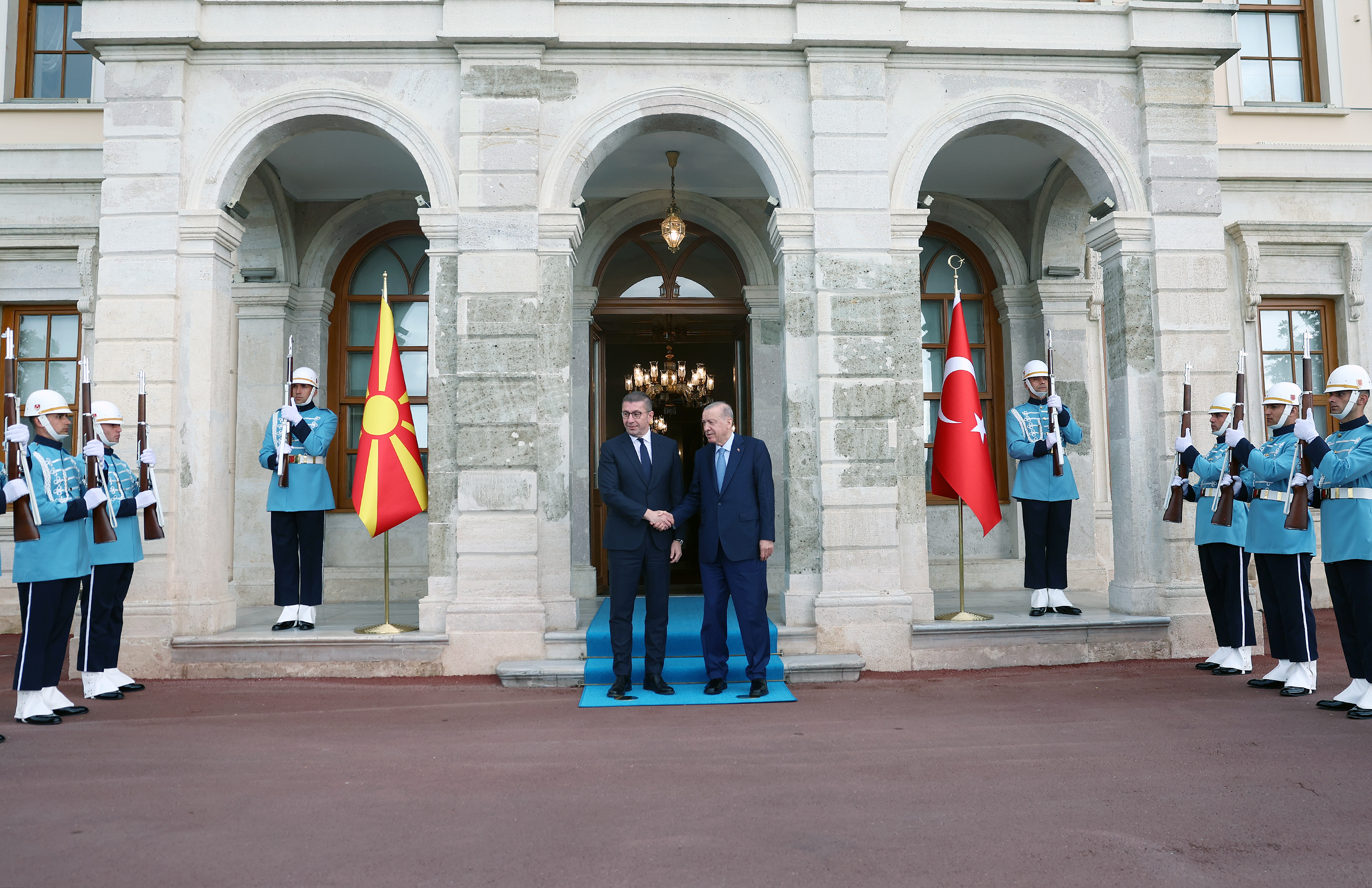Cumhurbaşkanı Erdoğan, Kuzey Makedonya Başbakanı Hristijan Mickoski'yi kabul 