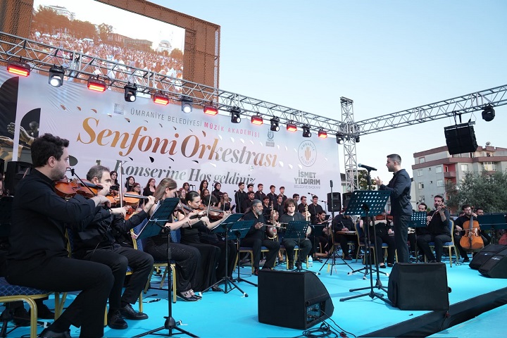 Müzik Akademisi öğrencilerinden senfoni orkestrası konseri