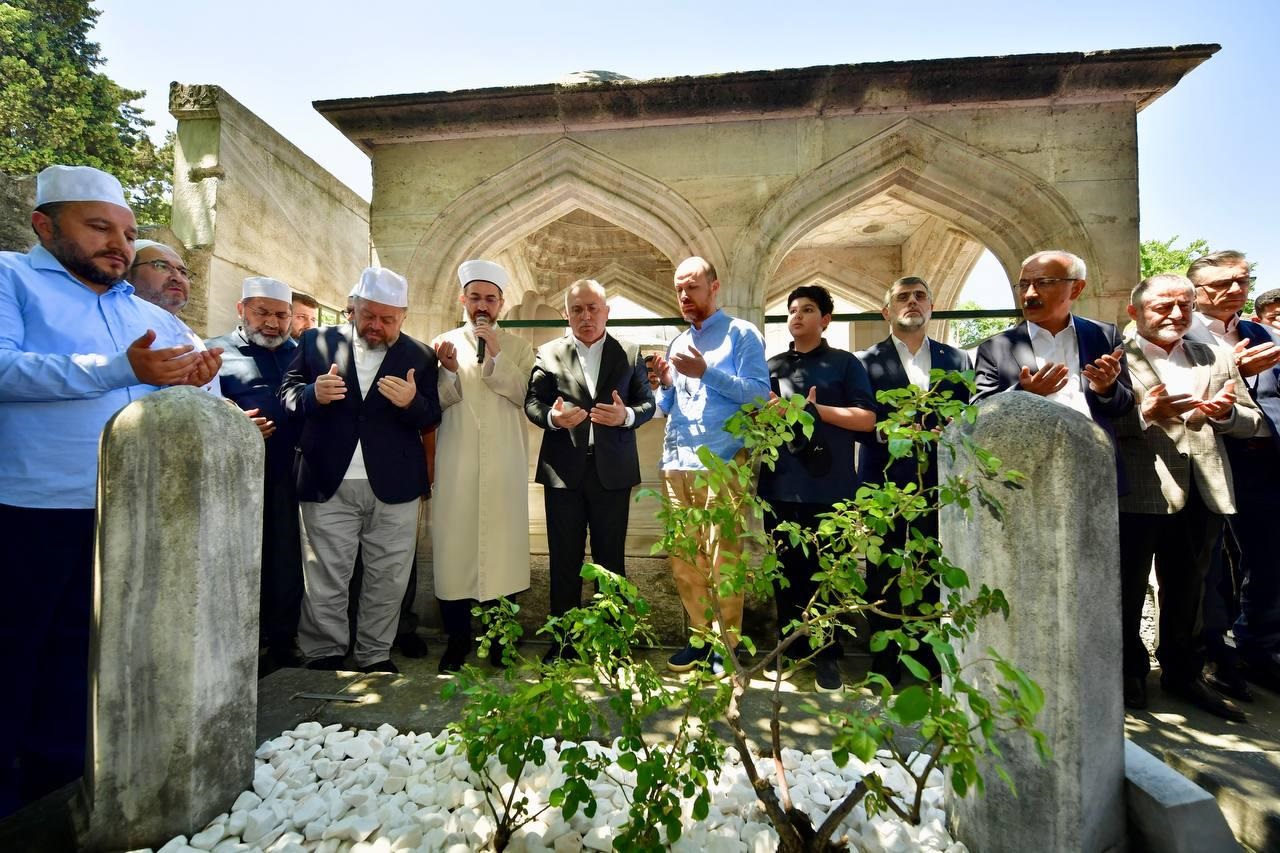 Mimar Sinan'ın vasiyeti kapsamında Süleymaniye Camii’nde aşure dağıtıldı 