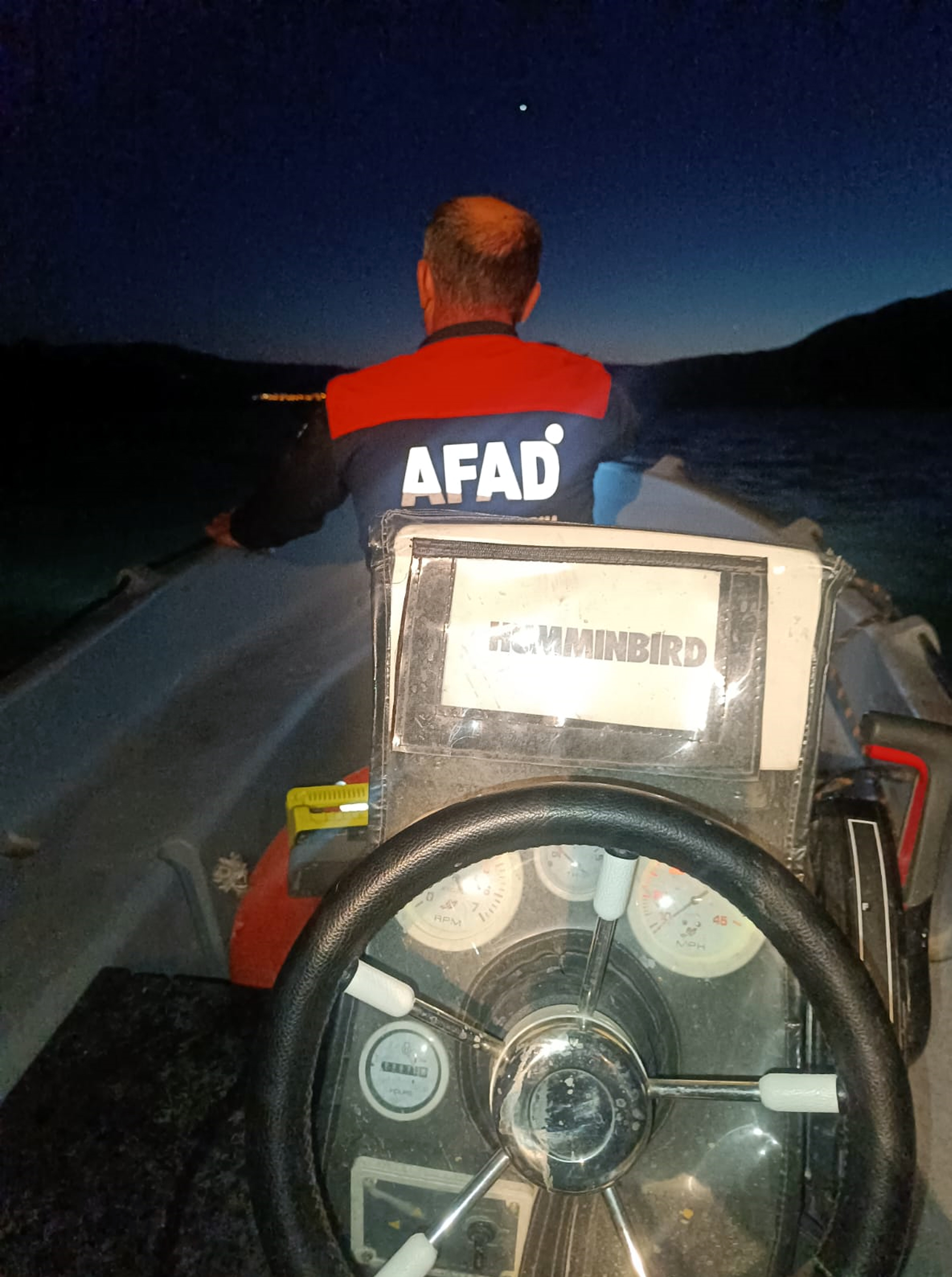 Kanoyla açıldıkları Burdur Gölü'nde kaybolan 2 kişi, sağ olarak bulundu 