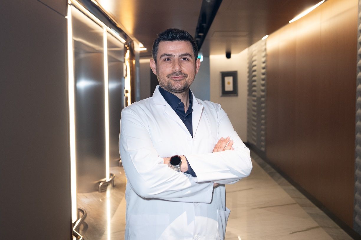 ‘Ultraviyole ışınları korneaya zarar verebilir’.