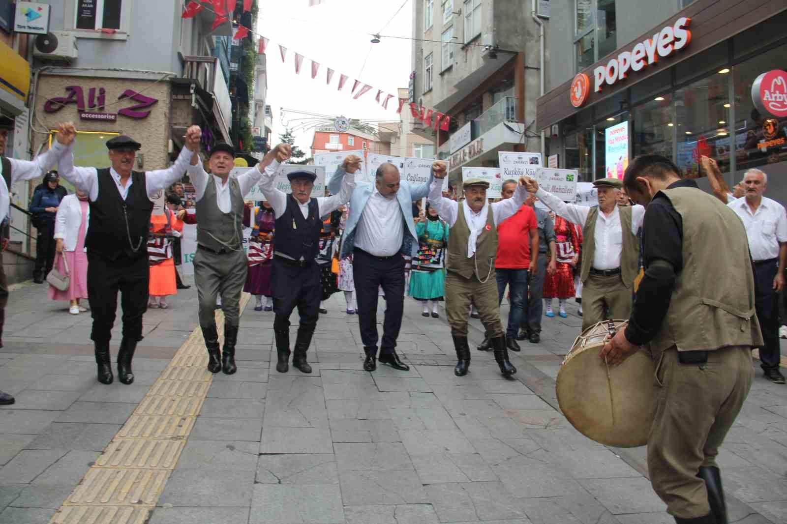 27. Islık Dili Festivali Giresun’da düzenlenen yürüyüşle başladı
